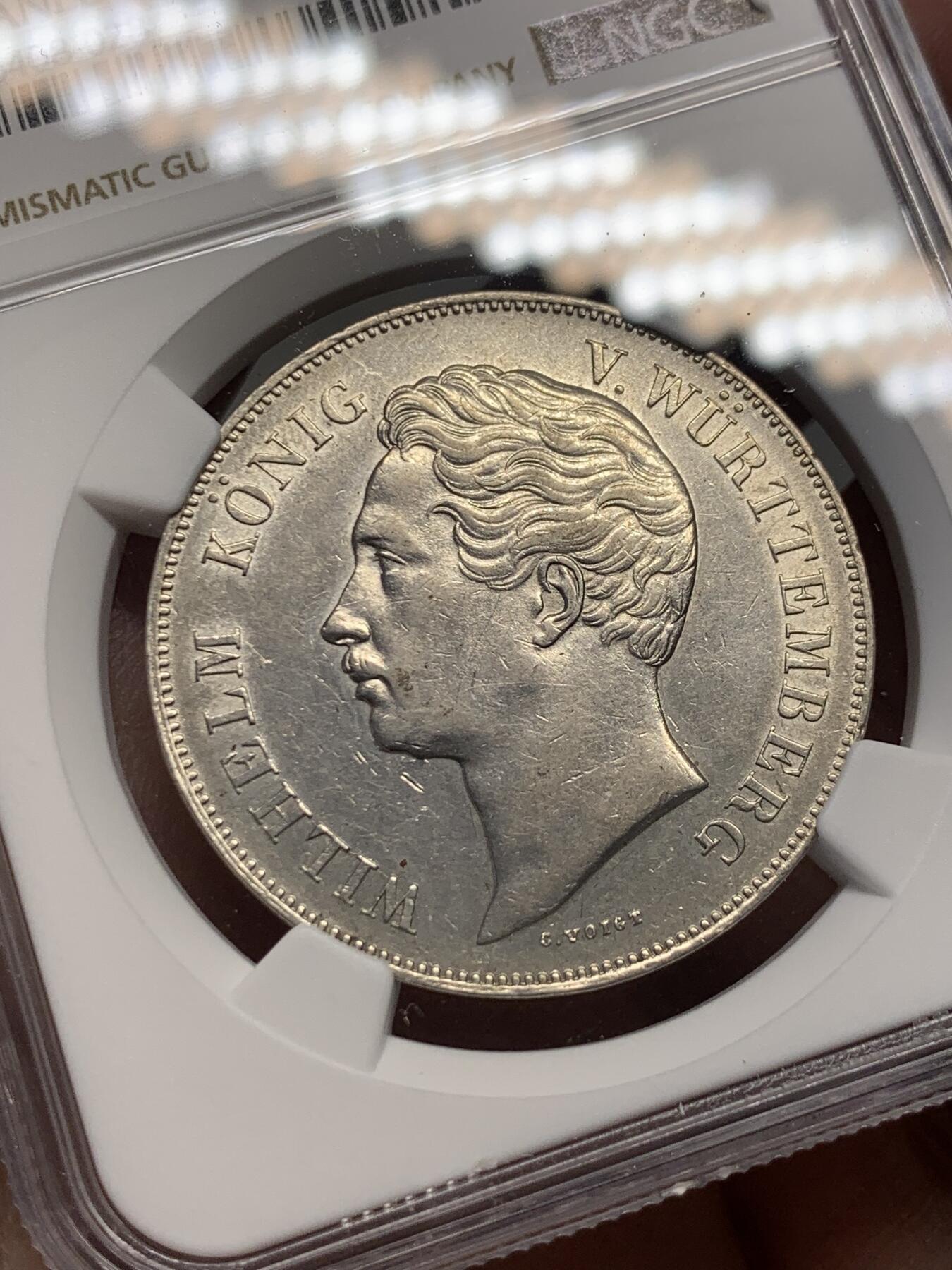 《竞宝斋》第328场 周日，周一，周二 3场连拍 （全场包邮） NGC AUD 德国1851年符腾堡鹿狮2古尔登大银币 流通十分充分 少见年份