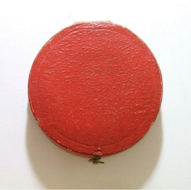 法国1900年前后女神玛丽安娜高浮雕精制大镀金银章带原盒42MM37克