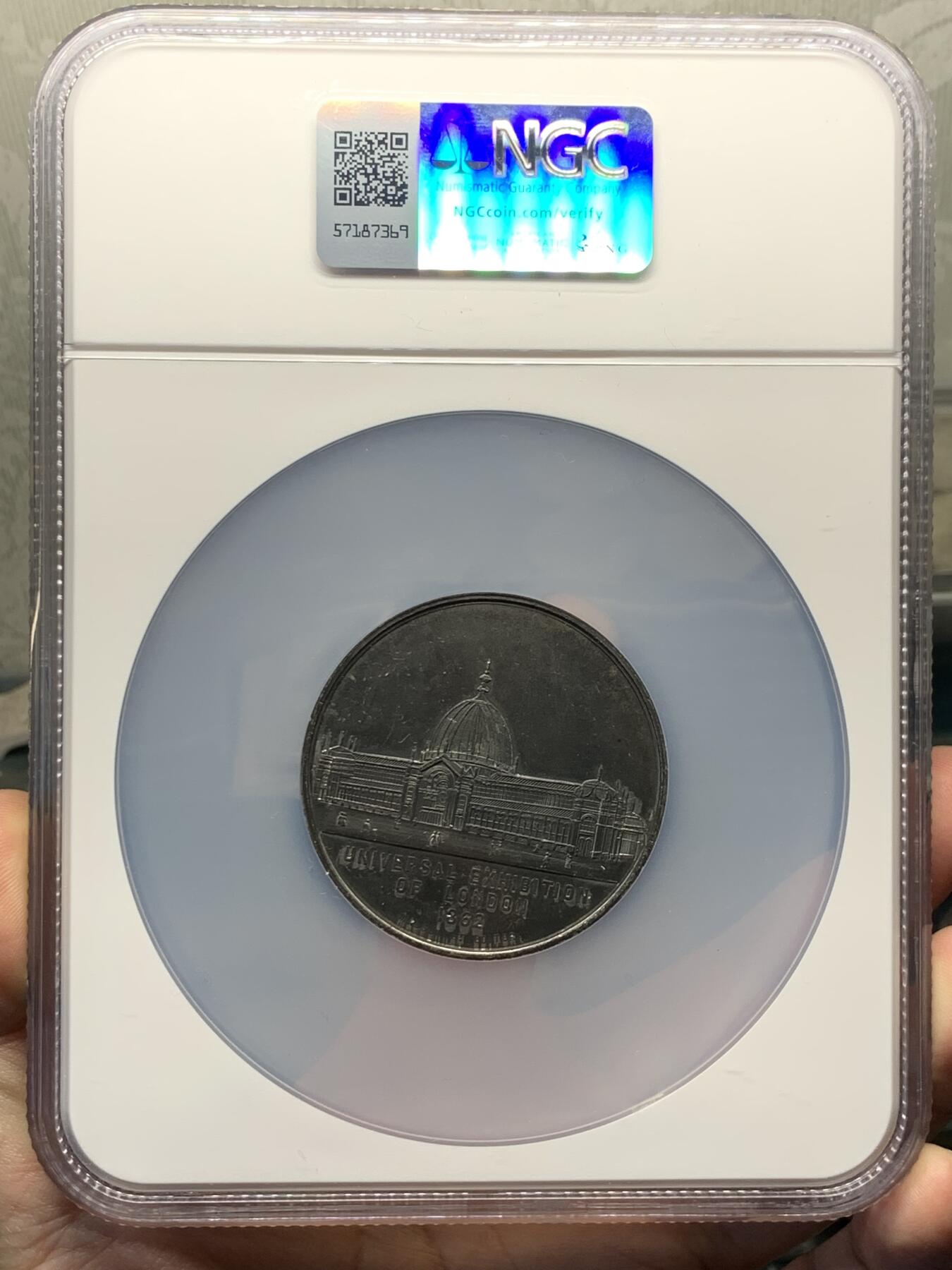 《竞宝斋》第328场 周日，周一，周二 3场连拍 （全场包邮） NGC MS62 英国 1862 世界博览会 纪念章 年轻头像 少见品种 WM材质 大盒封装 保存的非常好