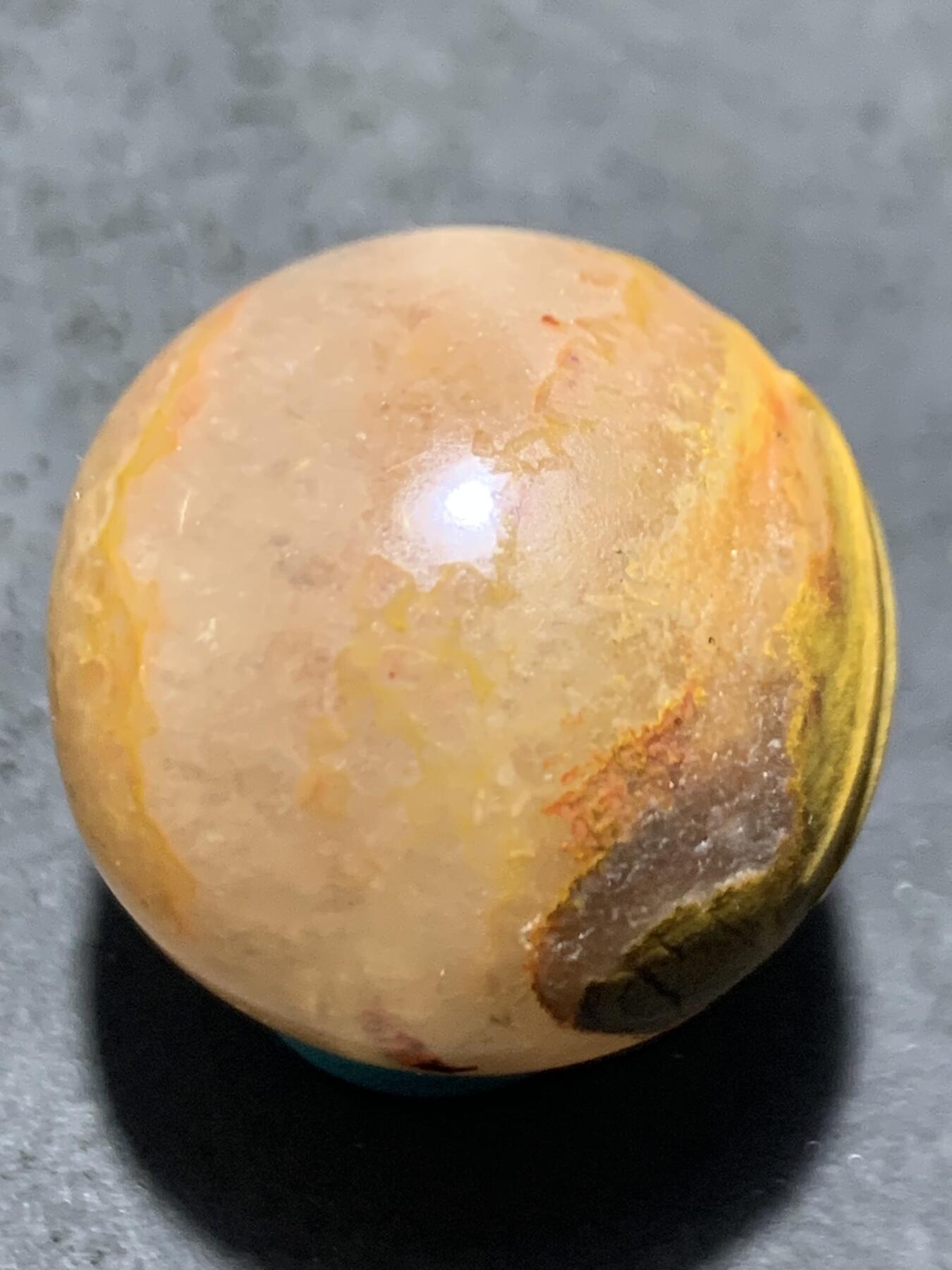 亚光草花纹冰飘糖心料战国红玛瑙手工雕刻佛字单珠一颗！