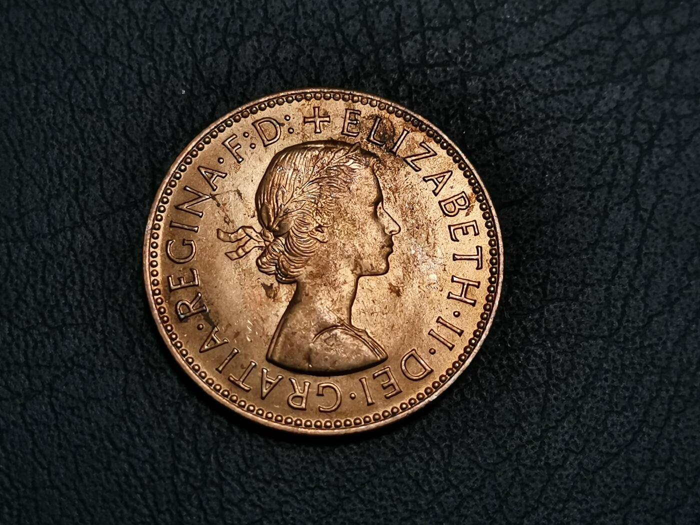 精美卫国战争胜利系列纪念钞币以及世界各国钱币专场 1枚未流通带原光英国女王半便士铜币 整体品相都差不多随机发货一枚