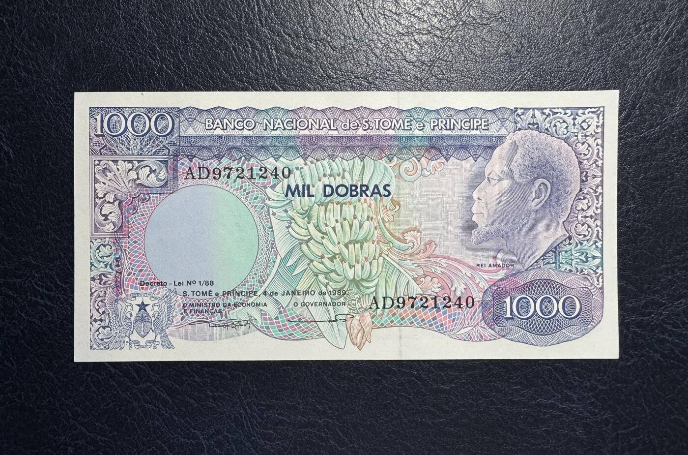 收藏联盟Quantum Auction 第393期拍卖  圣多美和普林西比1993年500和1000元首发冠尾三同及1989年1000元 品相全新UNC