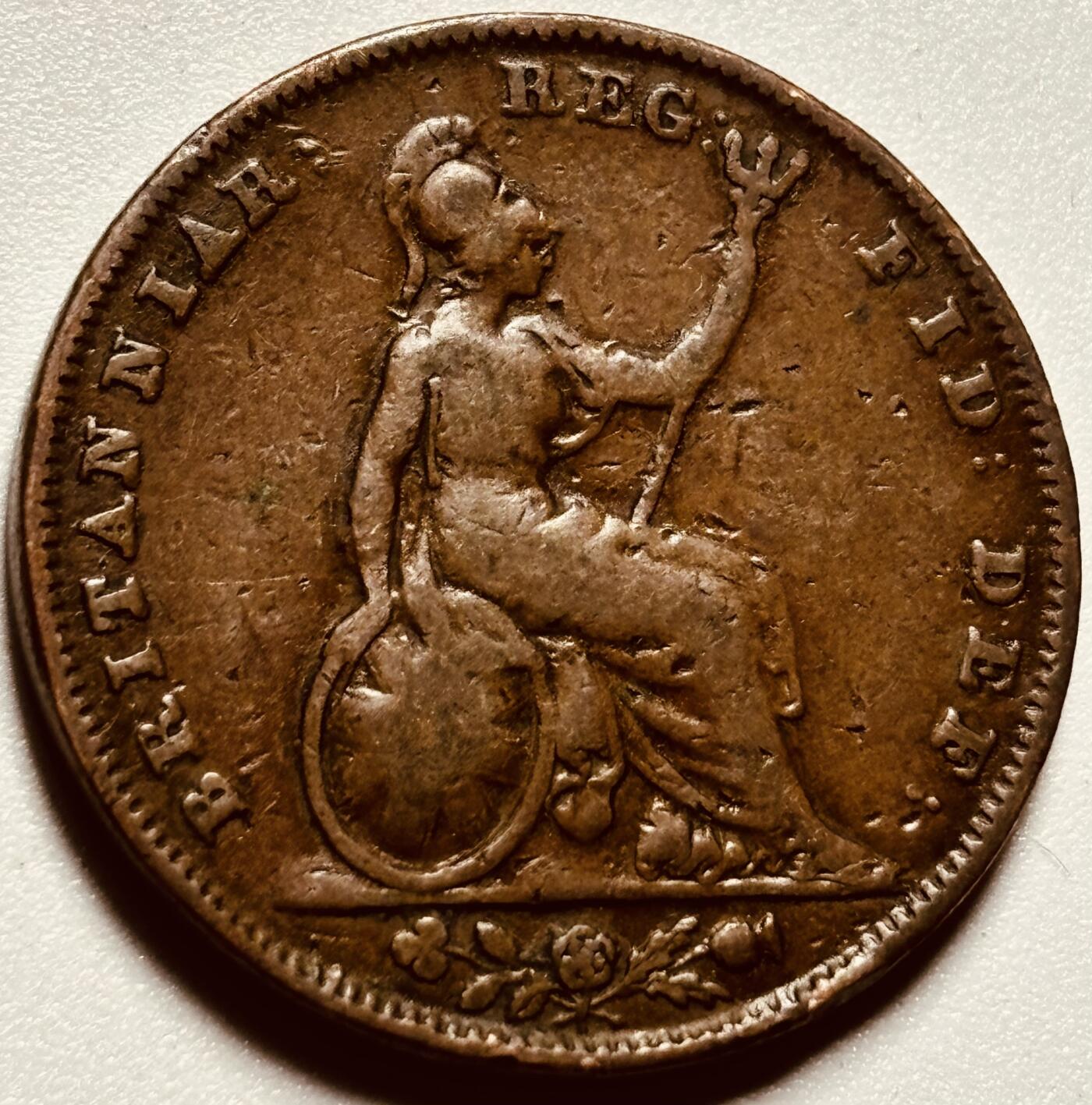 文馨钱币收藏第187 场 极美品 1843 年英国小维多利亚单辫子版法新古铜币，高浮雕，女王，海神三叉戟清晰