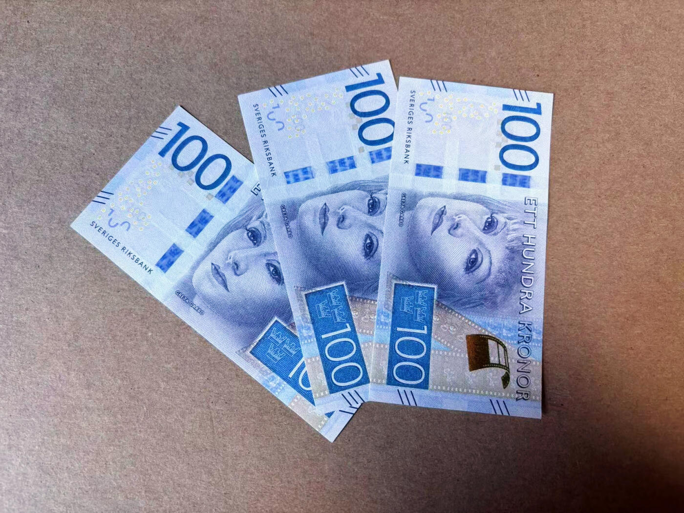 【Blue Auction】✨世界纸币精拍第582期【精】 【一组3张】瑞典 100克朗 嘉宝 全新UNC