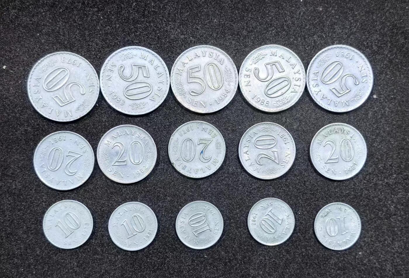 北京马甸外国币专卖微拍第130期，外国非贵金属流通币，纪念币，专场，陆续上新，欢迎关注 马来西亚老版小套5套