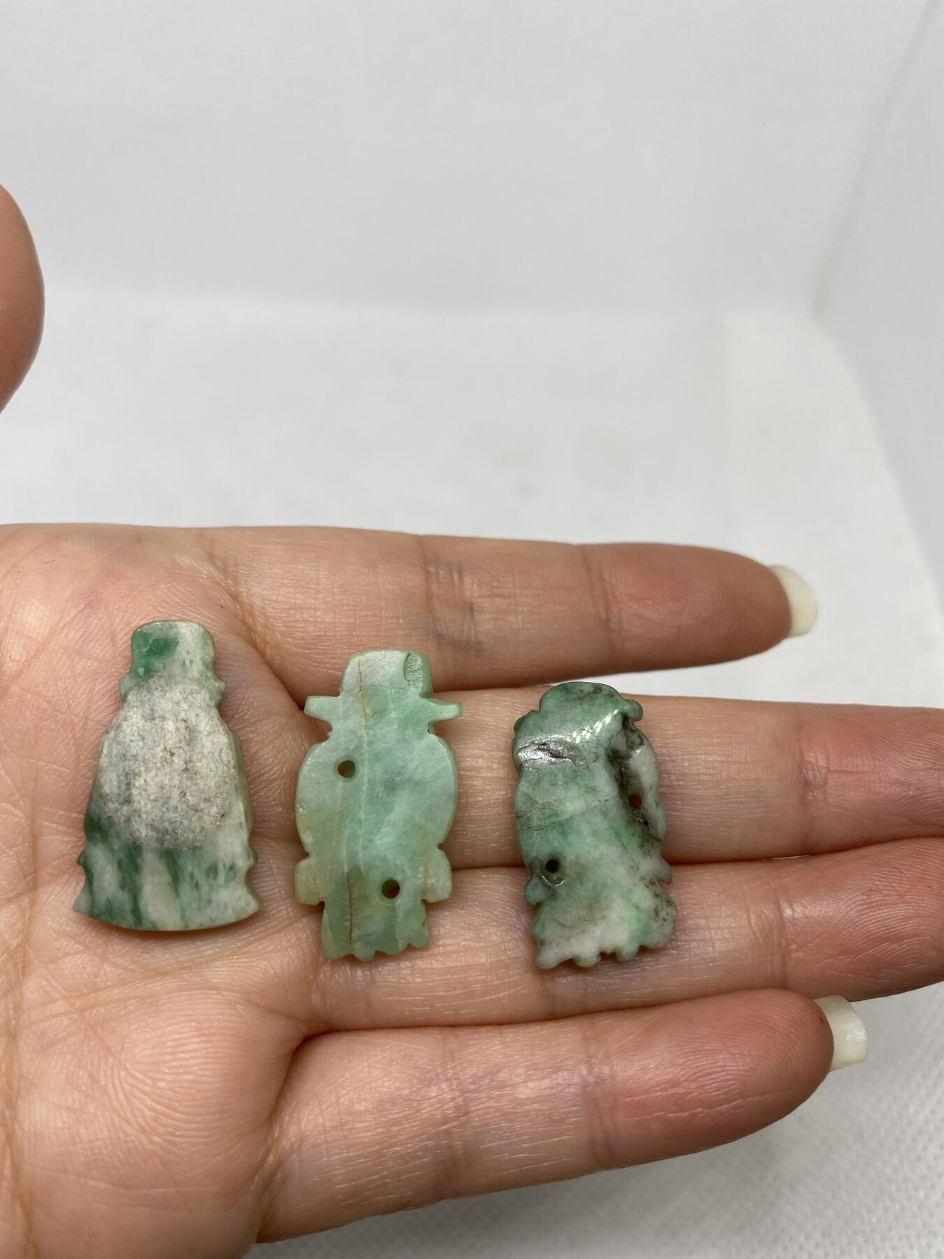 老翡翠“福禄寿”三星，尺寸2.4厘米左右，品相如图，400包快递