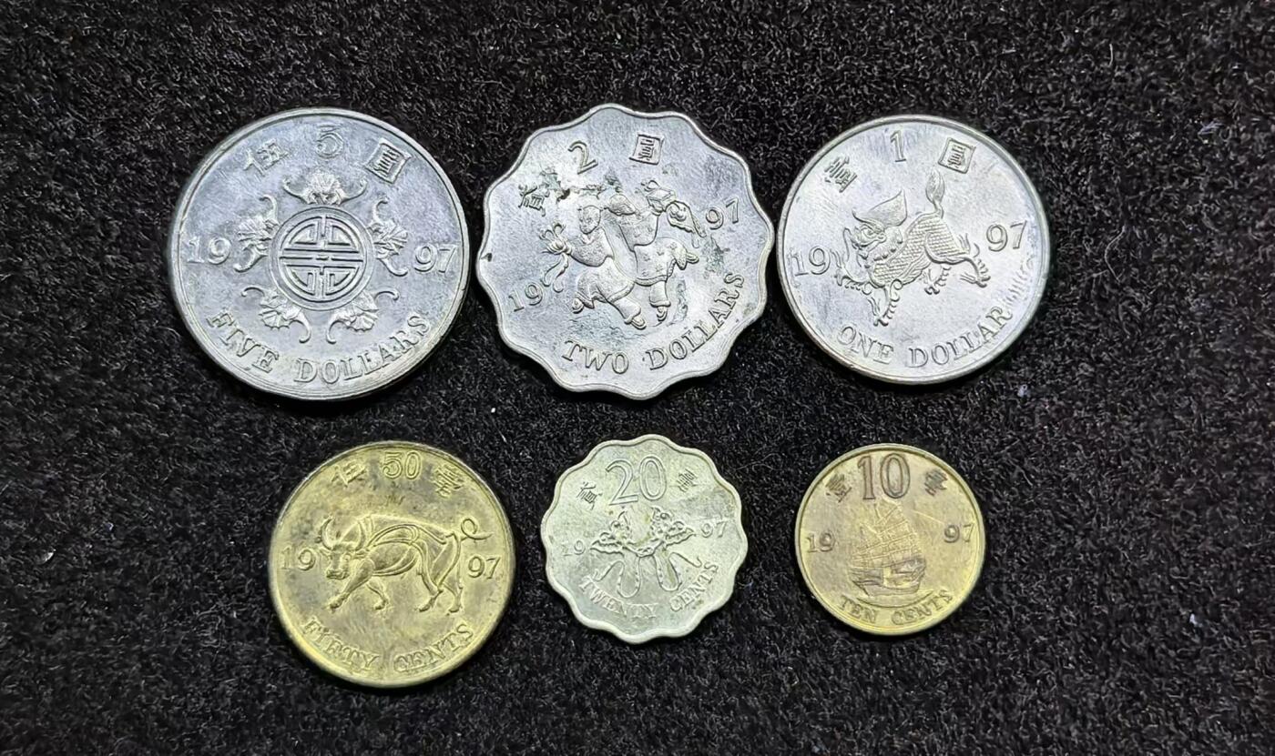 北京马甸外国币专卖微拍第130期，外国非贵金属流通币，纪念币，专场，陆续上新，欢迎关注 香港回归纪念币6枚