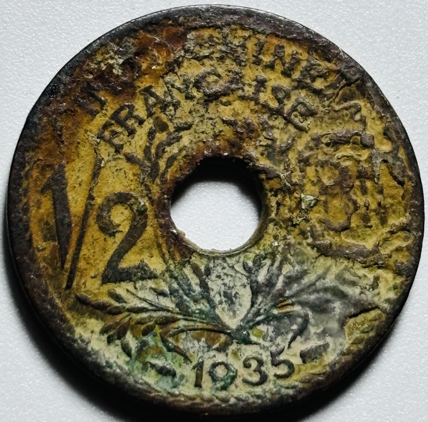 文馨钱币收藏第187 场 1927-1935 年法属印支 1/2C，两枚