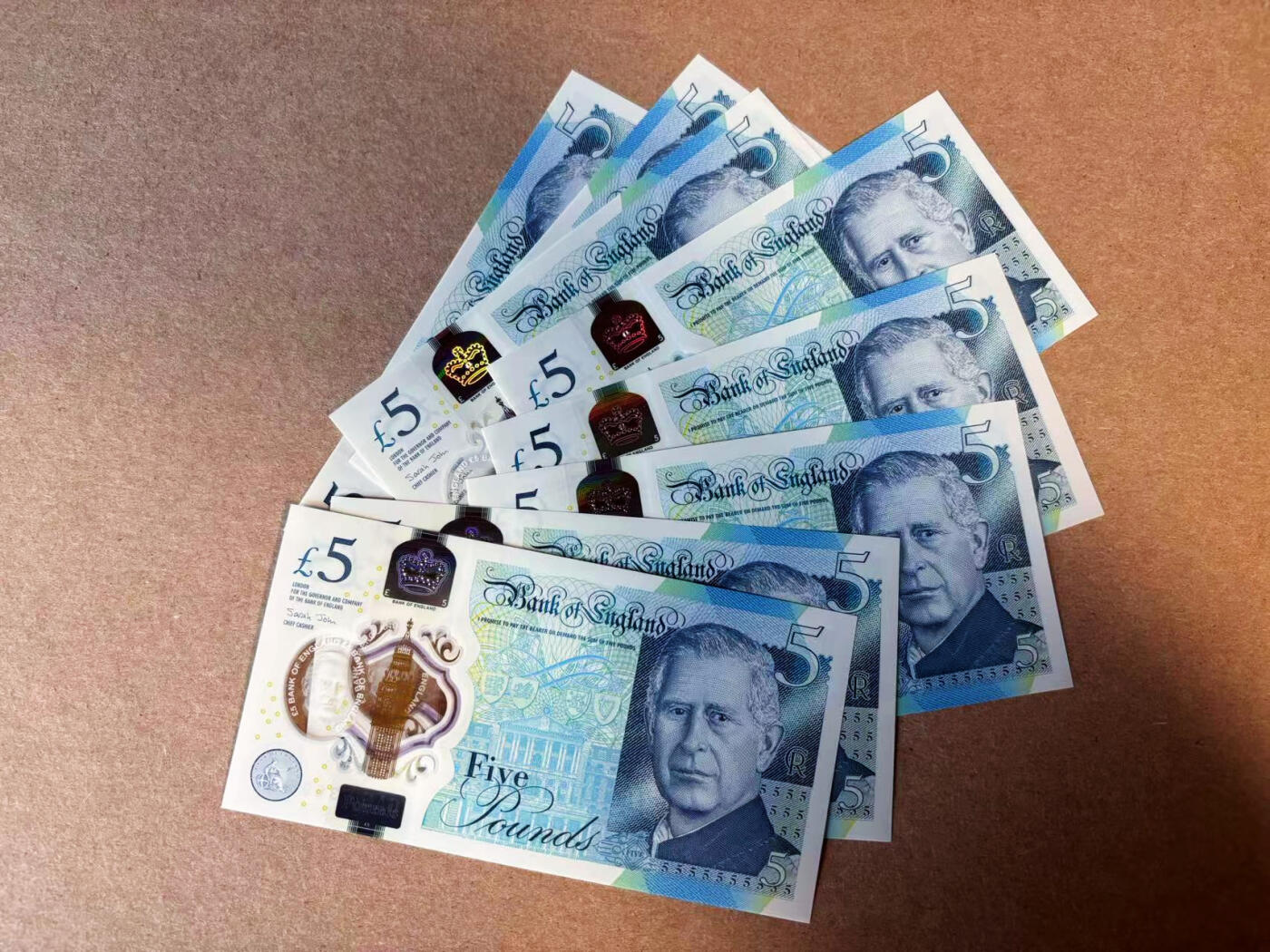 【Blue Auction】✨世界纸币精拍第583期【精】 【一组8张 含无47】英国 2024年5镑 全新UNC
