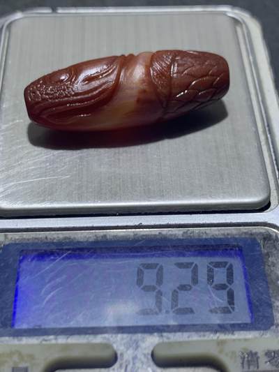 精美亚光冻料战国红玛瑙手工俏色巧雕红龙鱼桶珠一个 精美亚光冻料战国红玛瑙手工俏色巧雕红龙鱼桶珠一个