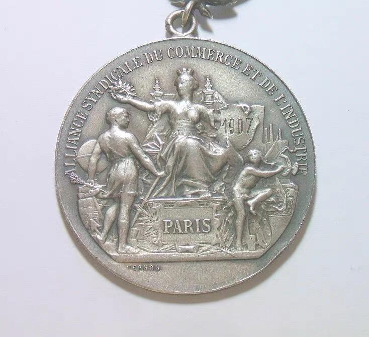 法国1907年女神坐像 高浮雕精制大银章 40MM 23.5克