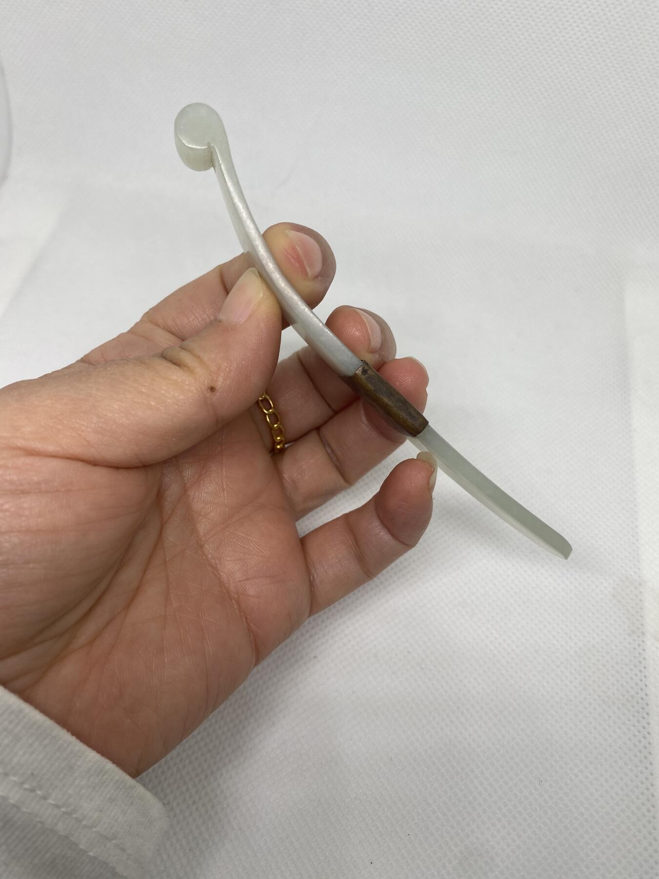 老和田玉簪子，尺寸10.7厘米，品相如图，500包快递
