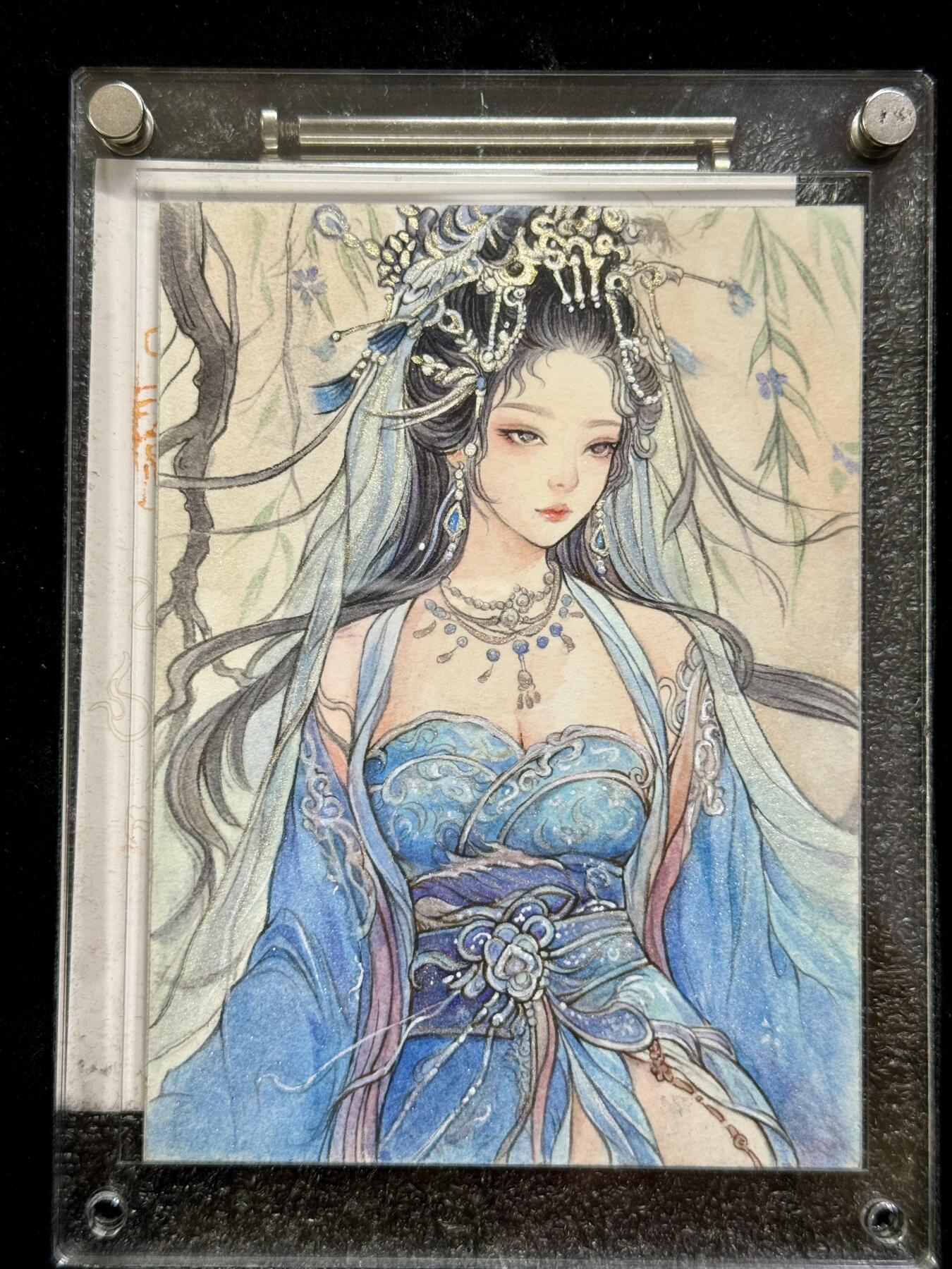 白泽拍卖卡牌手绘专场第9期（檐飞数片雪，瓶插一枝梅） 2023 艺方文创 龙腾系列手绘大卡 夏桀元妃妹喜 林鹿溪亲签 尺寸：10cm*13.5cm 卡砖封装 原盒