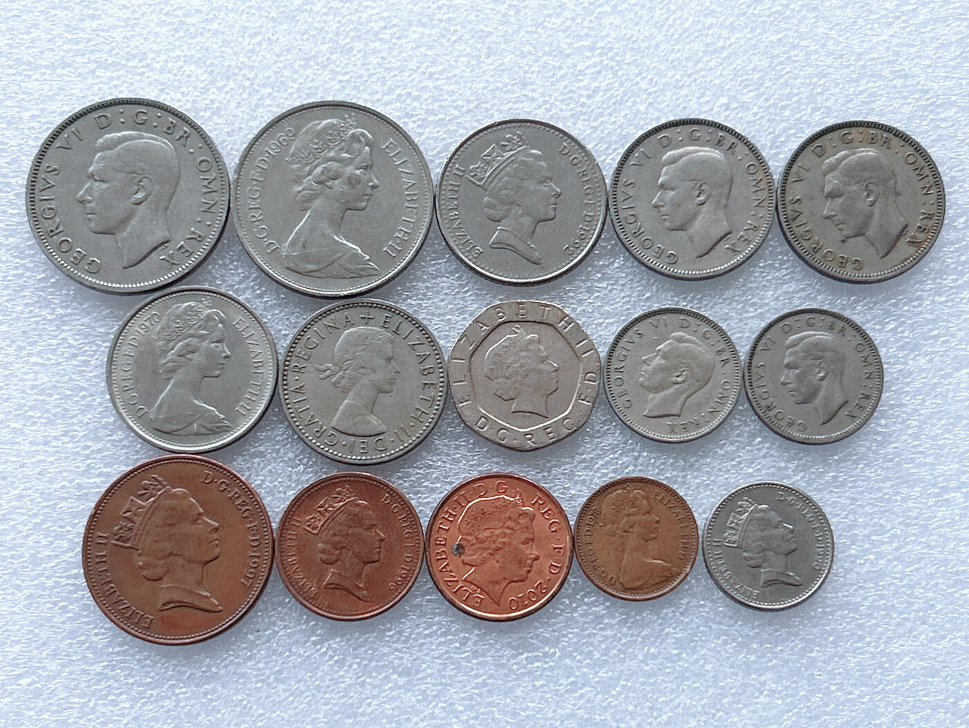 第一海外回流一元起拍收藏 散集专场. 第143期 英国不同版本硬币 15枚