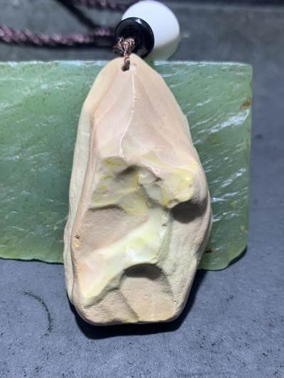 精美天然阿拉善戈壁老皮彩玉原石把件一个， - 精美天然阿拉善戈壁老皮彩玉原石把件一个，