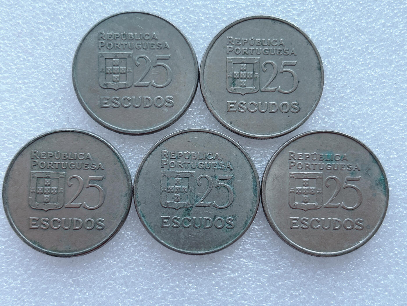 第一海外回流一元起拍收藏 散集专场. 第143期 葡萄牙25埃斯库多硬币 5枚