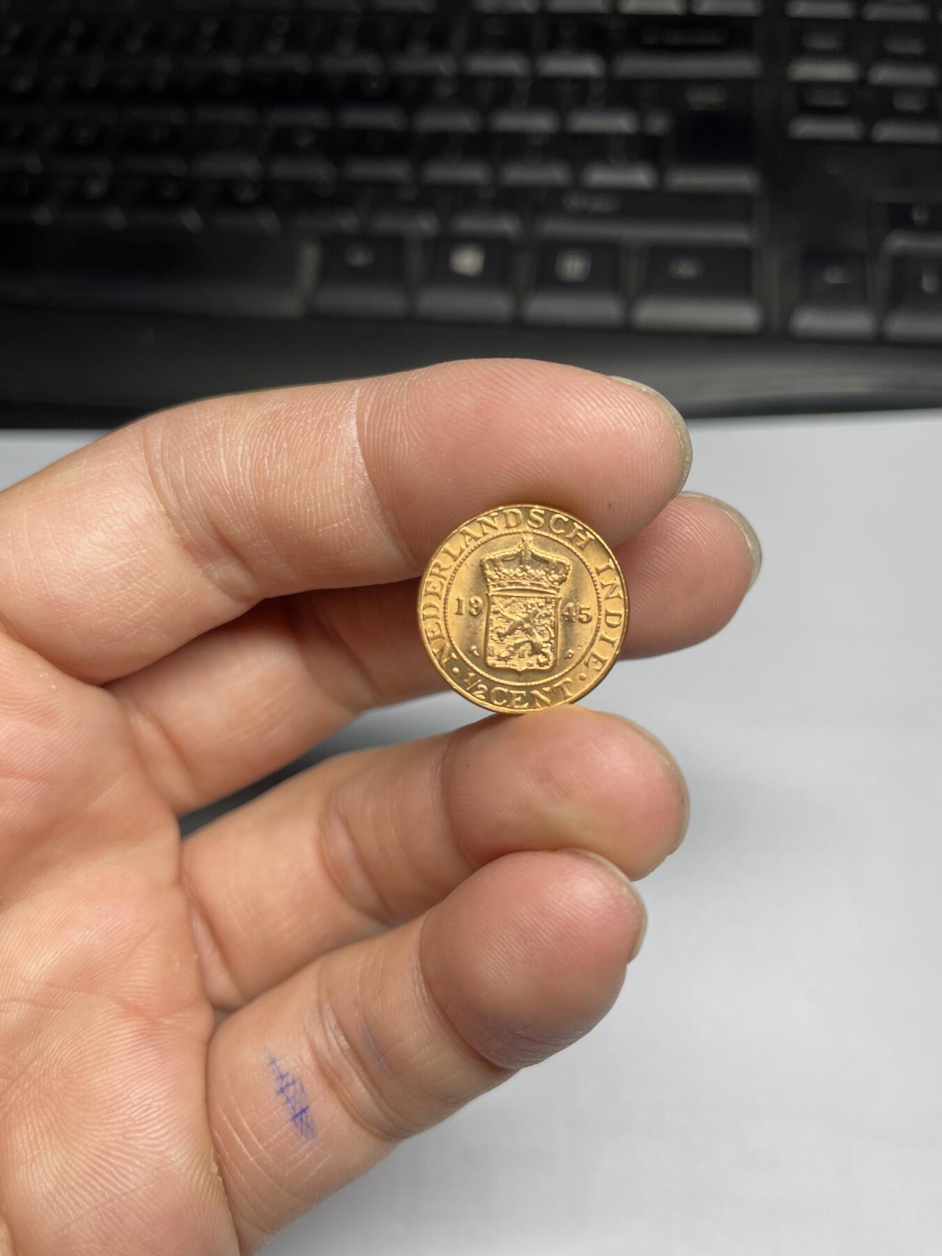 每日一拍，2024年集古藏今外币拍卖第十八期-第4场—（总第174拍），可以寄存60天，满160元包邮。 1945年原光荷属东印度1/2分