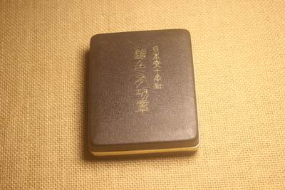 赤十字社银有功章，战后式样，银质珐琅，纯银略章，库存品相 - 赤十字社银有功章，战后式样，银质珐琅，纯银略章，库存品相