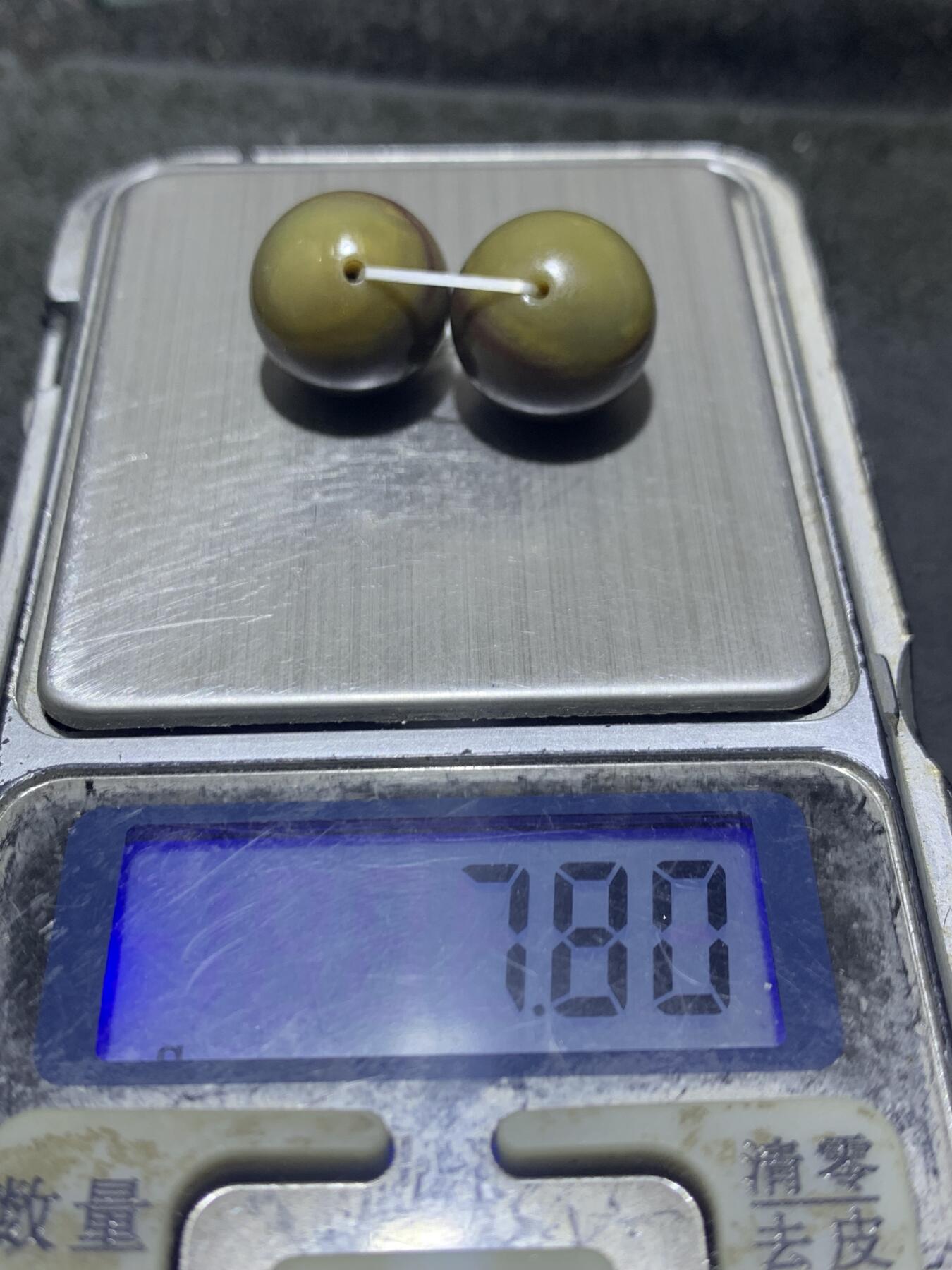 精美天然同料盐源玛瑙圆珠一对！