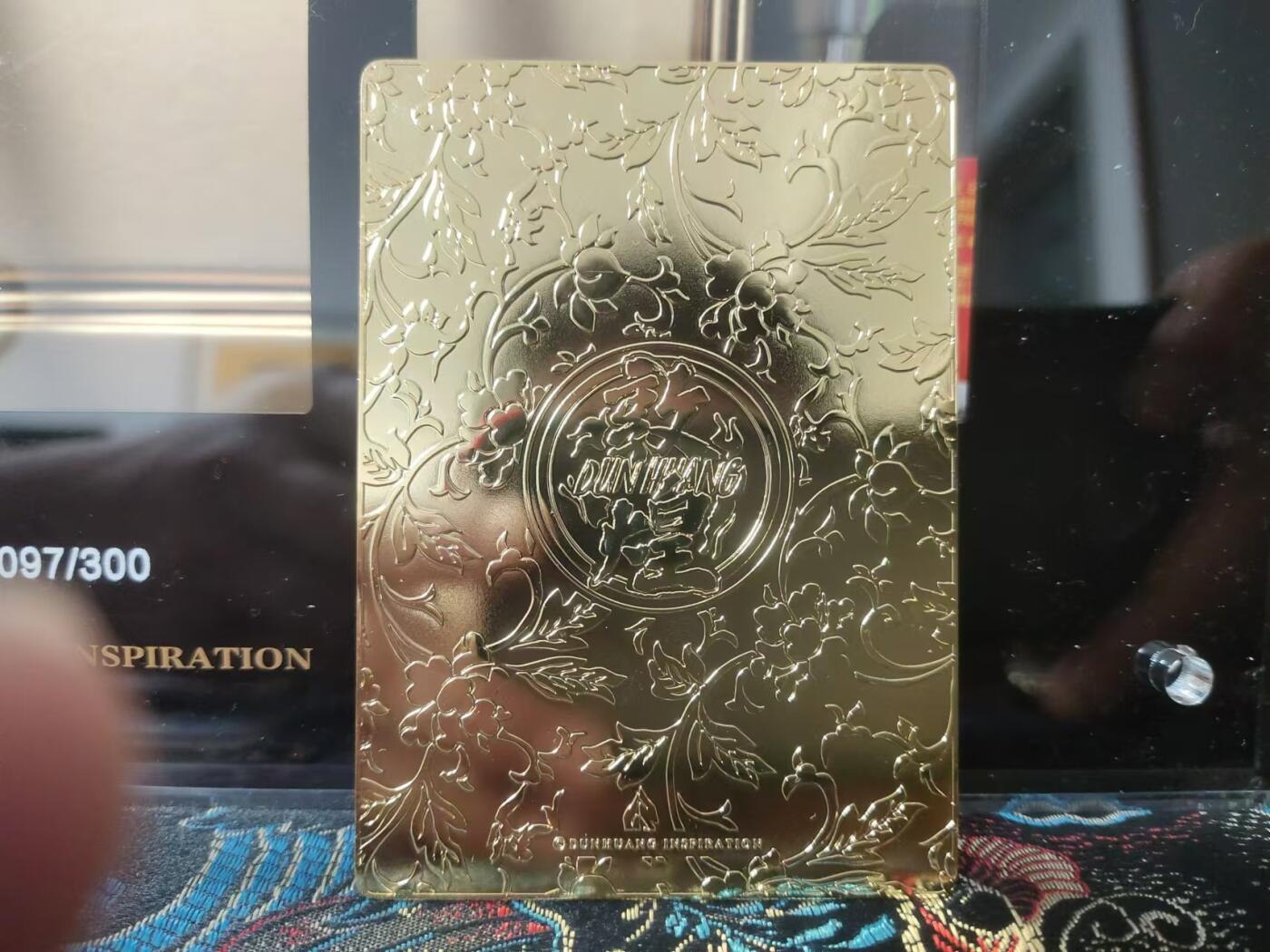 龍虎卡牌ᴿ XIII（万物皆可） 【金属卡】敦煌-千手观音（镀金铜卡）