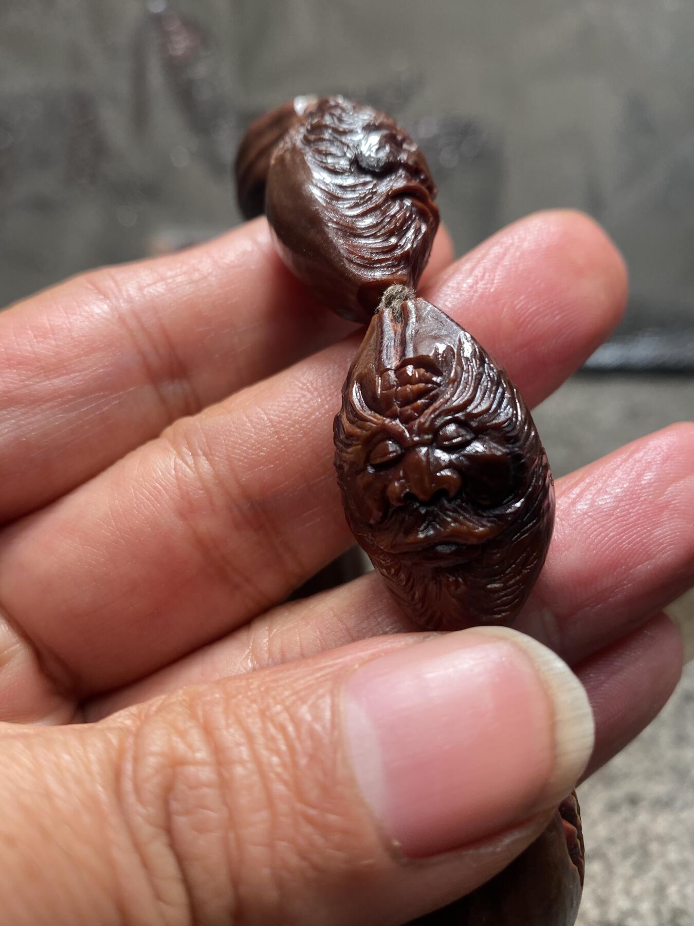 苏工核雕手工文化捡漏价 福利苏工核雕，纯手工天然紫核全紫核魔道钟馗，个性立体非市场通货，尺寸2。0x3.2喜欢的来