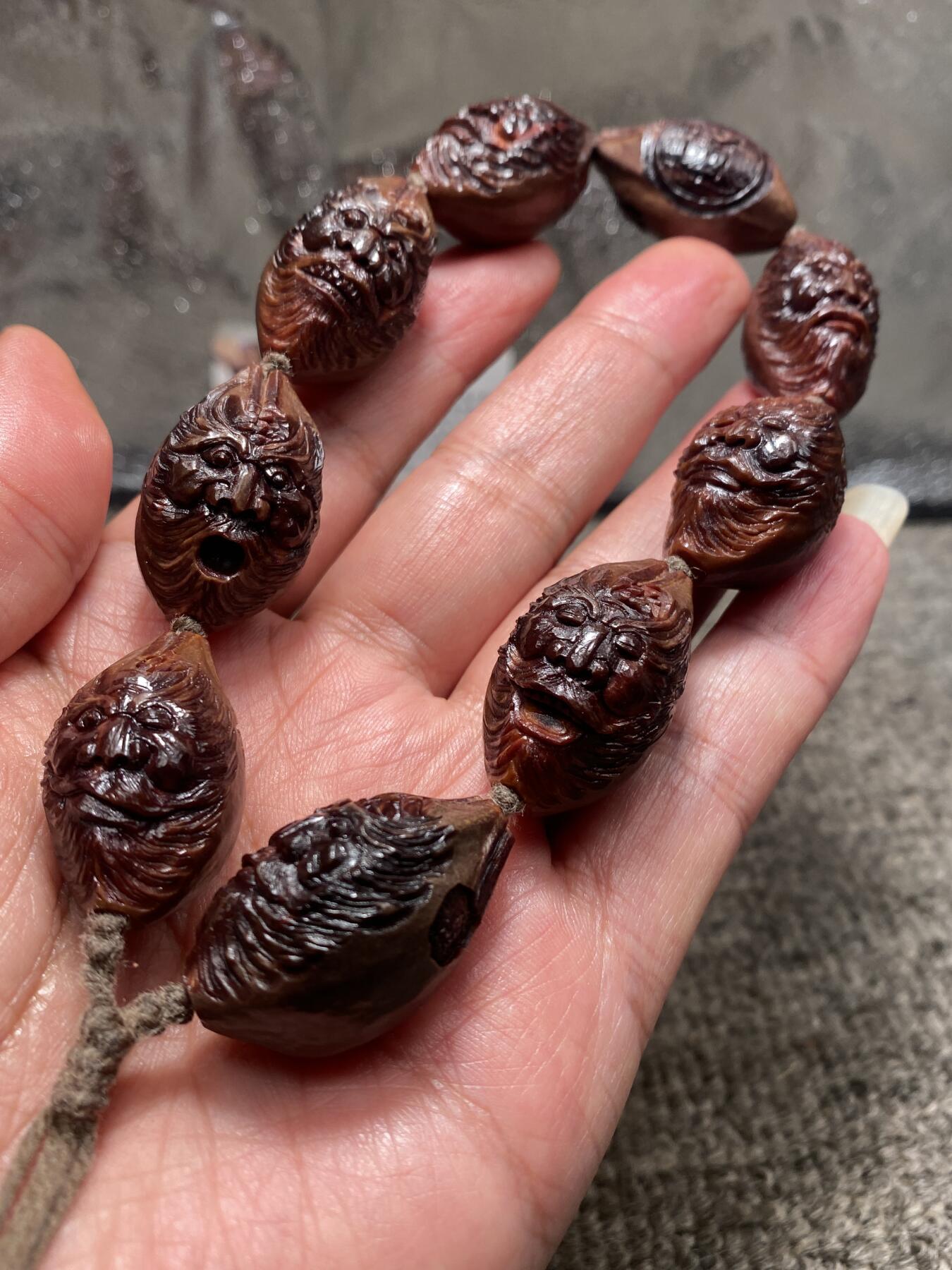 苏工核雕手工文化捡漏价 福利苏工核雕，纯手工天然紫核全紫核魔道钟馗，个性立体非市场通货，尺寸2。0x3.2喜欢的来