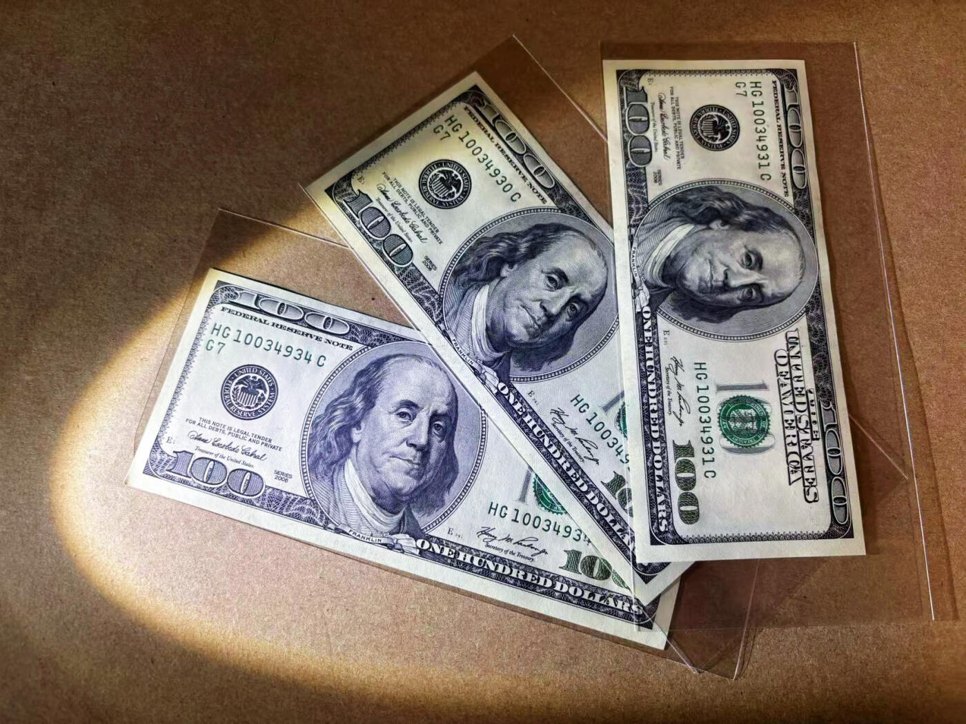 【Blue Auction】✨世界纸币精拍第585期【精】 【一组3张】美国 2006年100美金 UNC（个别角不好）
