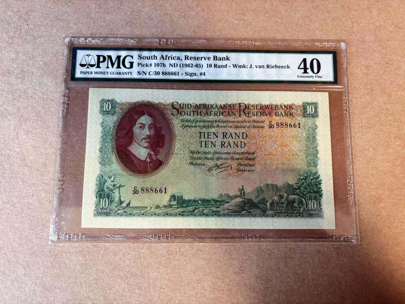 【Blue Auction】✨世界纸币精拍第585期【精】 【倒置号】南非 1962-65年10兰特 动物大迁徙 PMG40