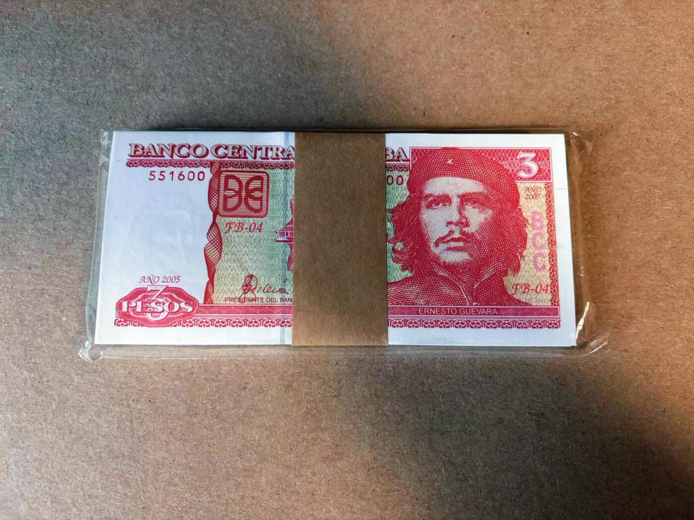 【Blue Auction】✨世界纸币精拍第585期【精】  【整刀】古巴 2005年3比索 全新UNC （个别轻微瑕疵）