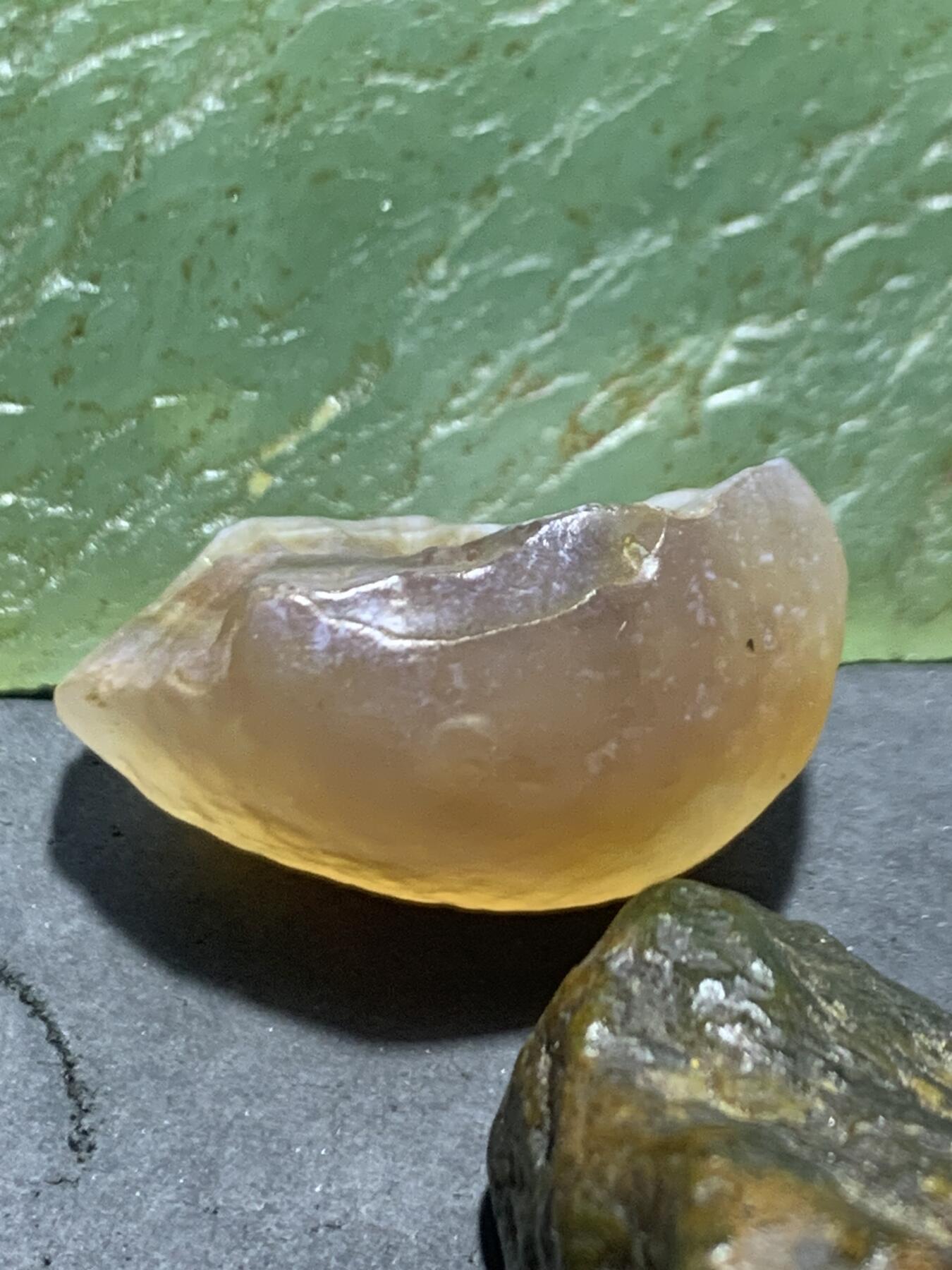 精美天然阿拉善酒红糖心天眼纹玛瑙原石一颗，，