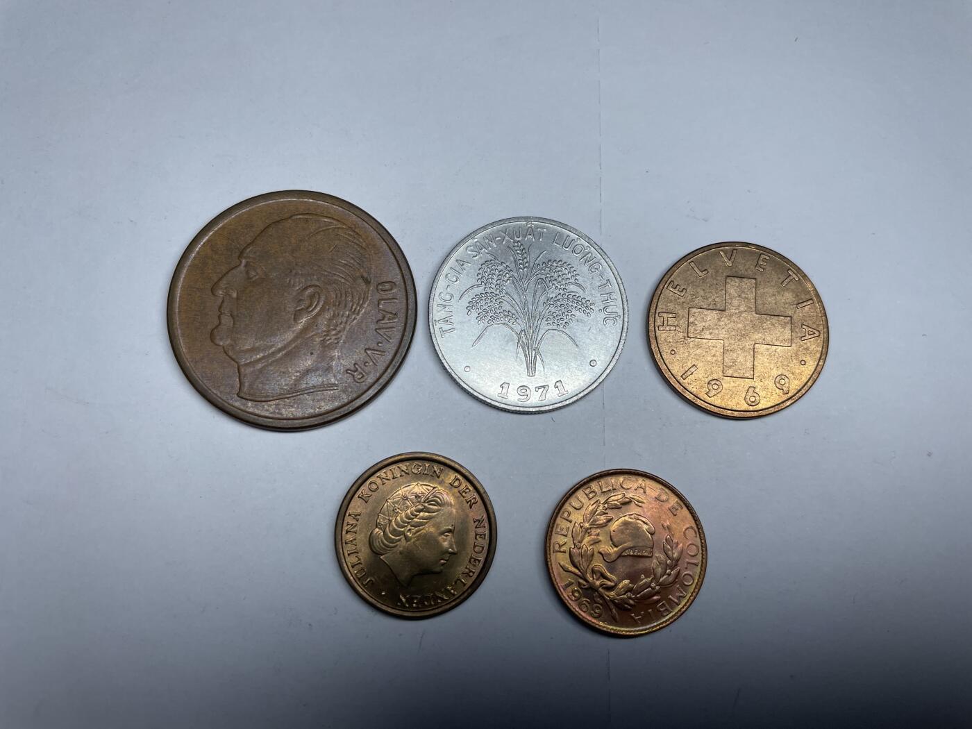 每日一拍，2024年集古藏今外币拍卖第十八期-第6场—（总第176拍），可以寄存60天，满160元包邮。 世界各国5枚04