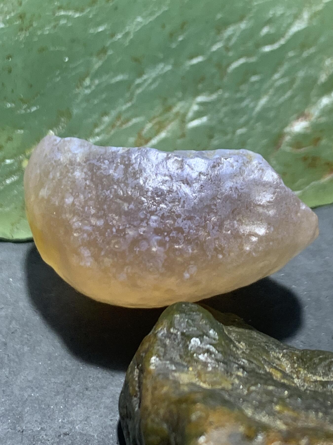 精美天然阿拉善酒红糖心天眼纹玛瑙原石一颗，，