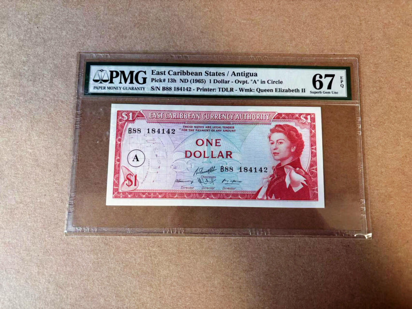 【Blue Auction】✨世界纸币精拍第585期【精】 东加勒比 1965年1元 戎装女王  PMG67EPQ 高分