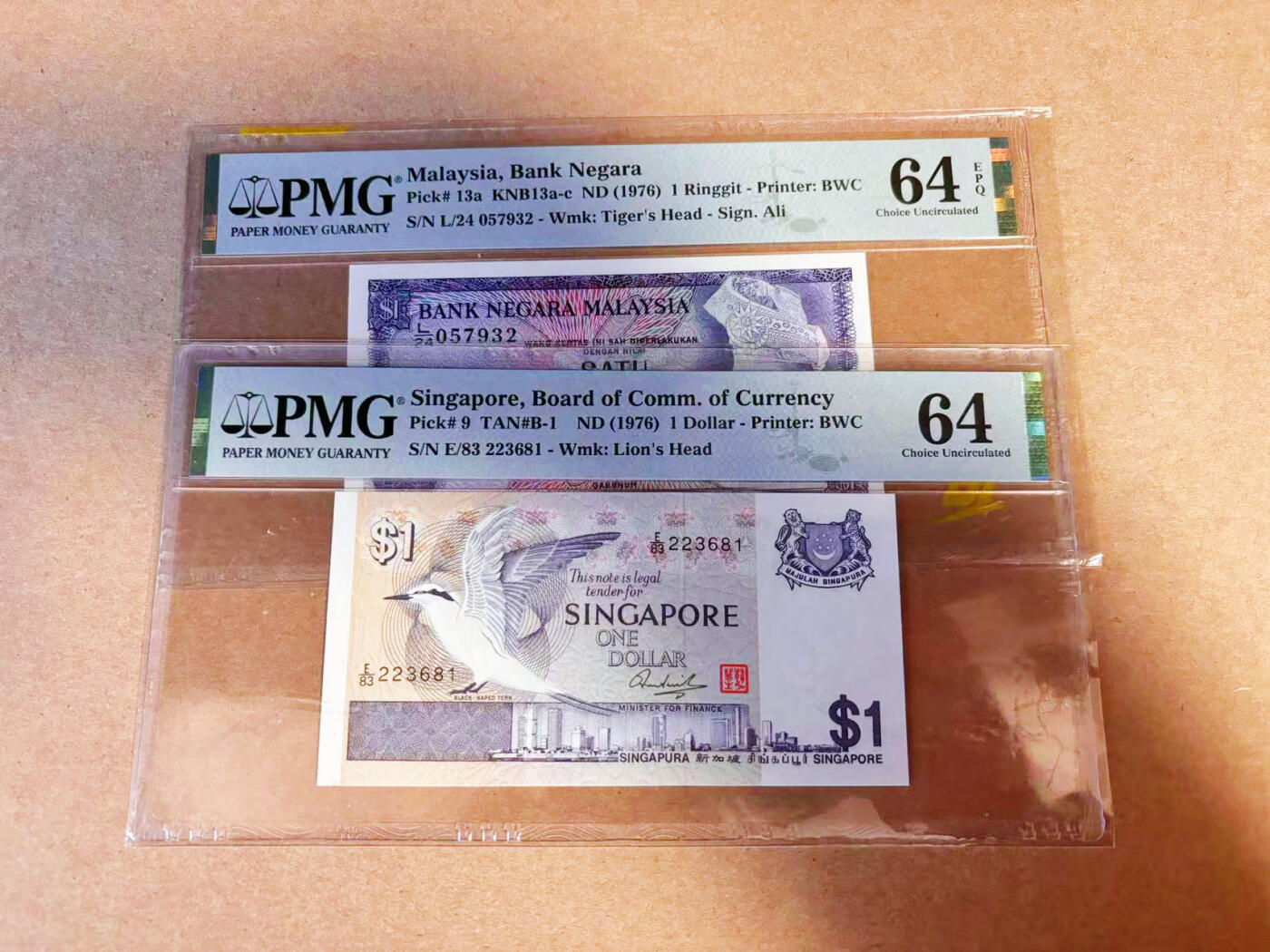 【Blue Auction】✨世界纸币精拍第586期【精】 【一组2张含无47】新加坡 1976年1元 PMG64&马来西亚 1976年1林吉特 PMG64EPQ均BWC出品
