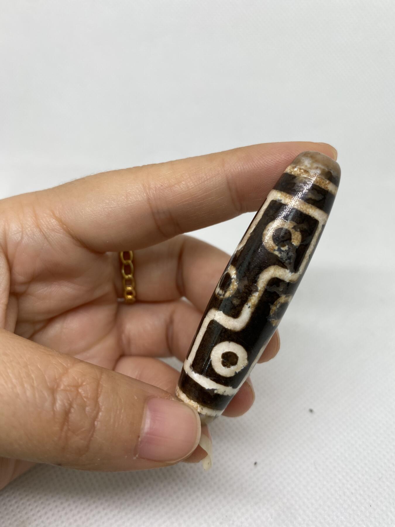 九眼天珠，尺寸5.7*1.4厘米，品相如图，680包快递