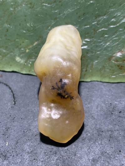 精美天然阿拉善酒红色草花纹玛瑙原石一颗 - 精美天然阿拉善酒红色草花纹玛瑙原石一颗