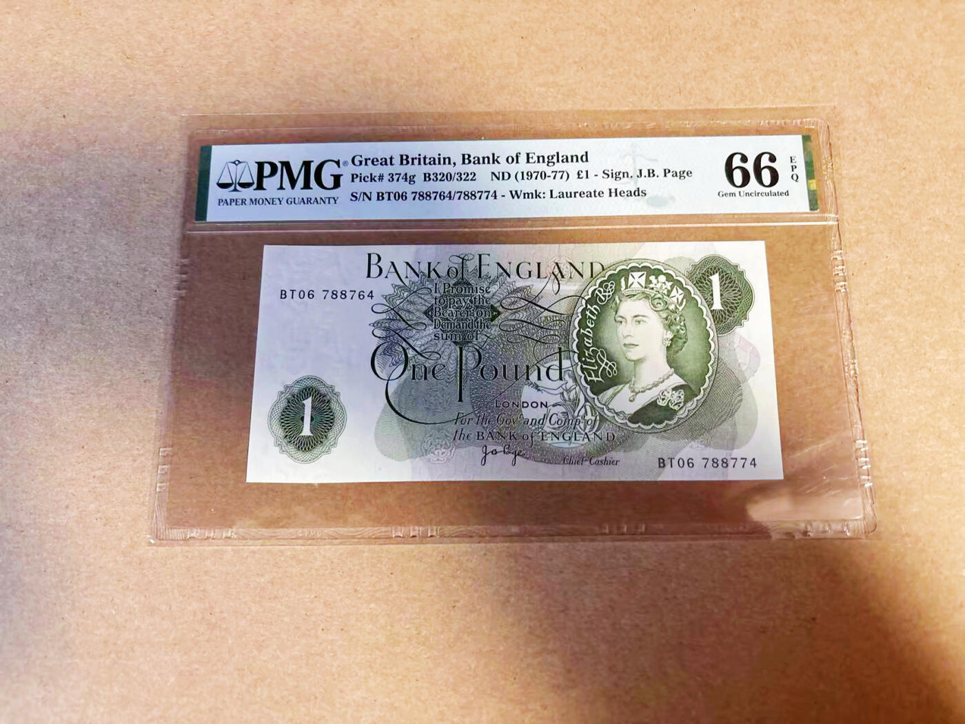 【Blue Auction】✨世界纸币精拍第586期【精】 【错钞 号码印刷不一致】英国 C序列 1970-77年1镑 PMG66EPQ 