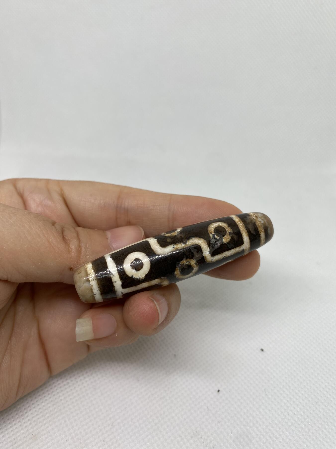 九眼天珠，尺寸5.7*1.4厘米，品相如图，680包快递