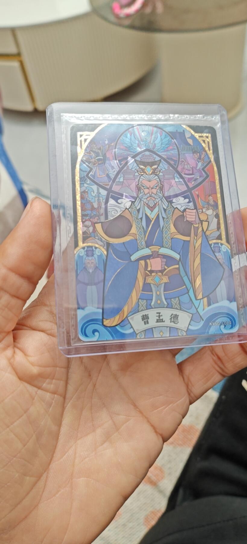 冬至到来，热辣滚烫，卡游三国精画专场预热中，一大波即将来袭 卡游三国极致卡位彩窗曹操