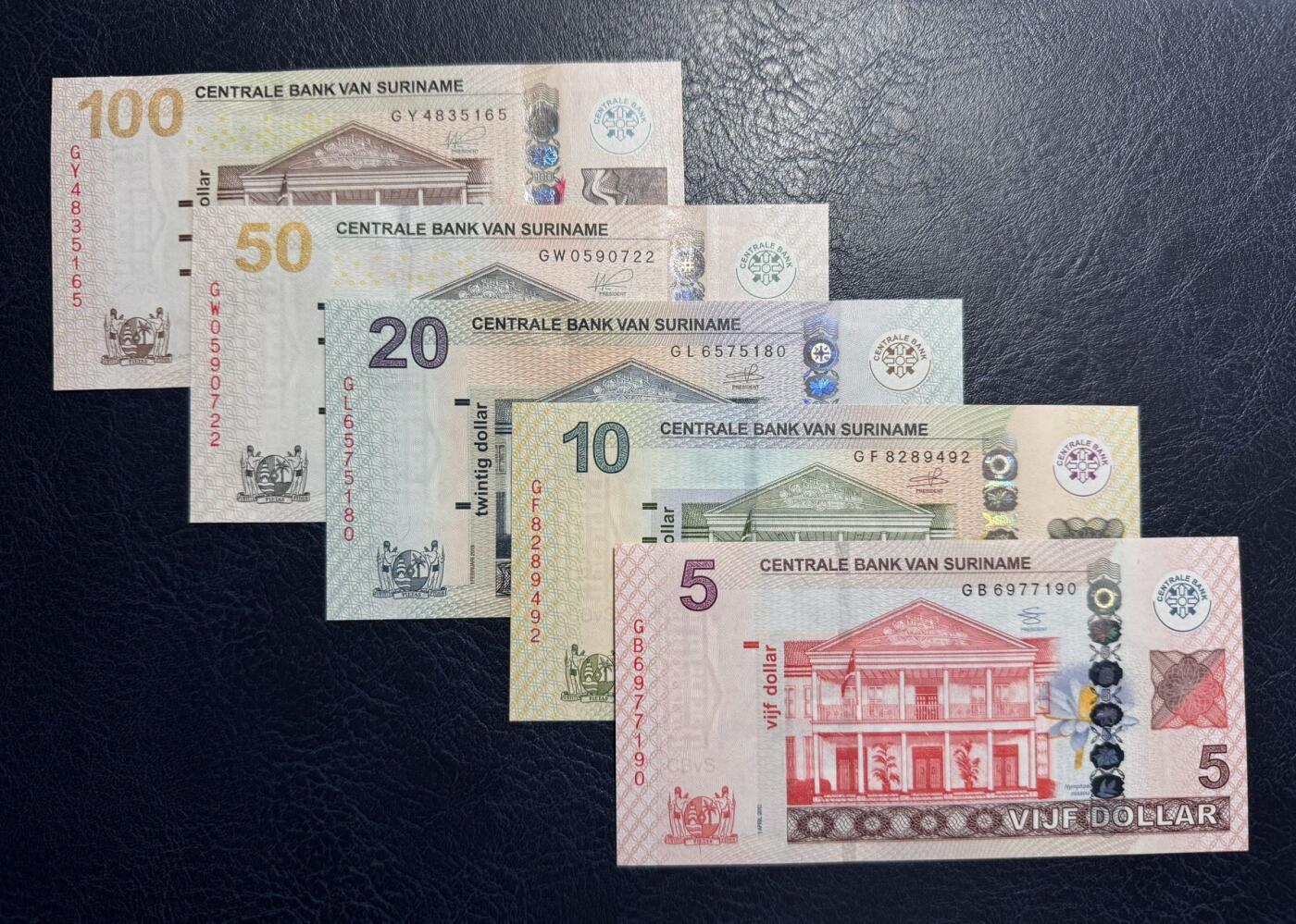 收藏联盟Quantum Auction 第395期拍卖  苏里南2012-20年5到100元 品相全新UNC