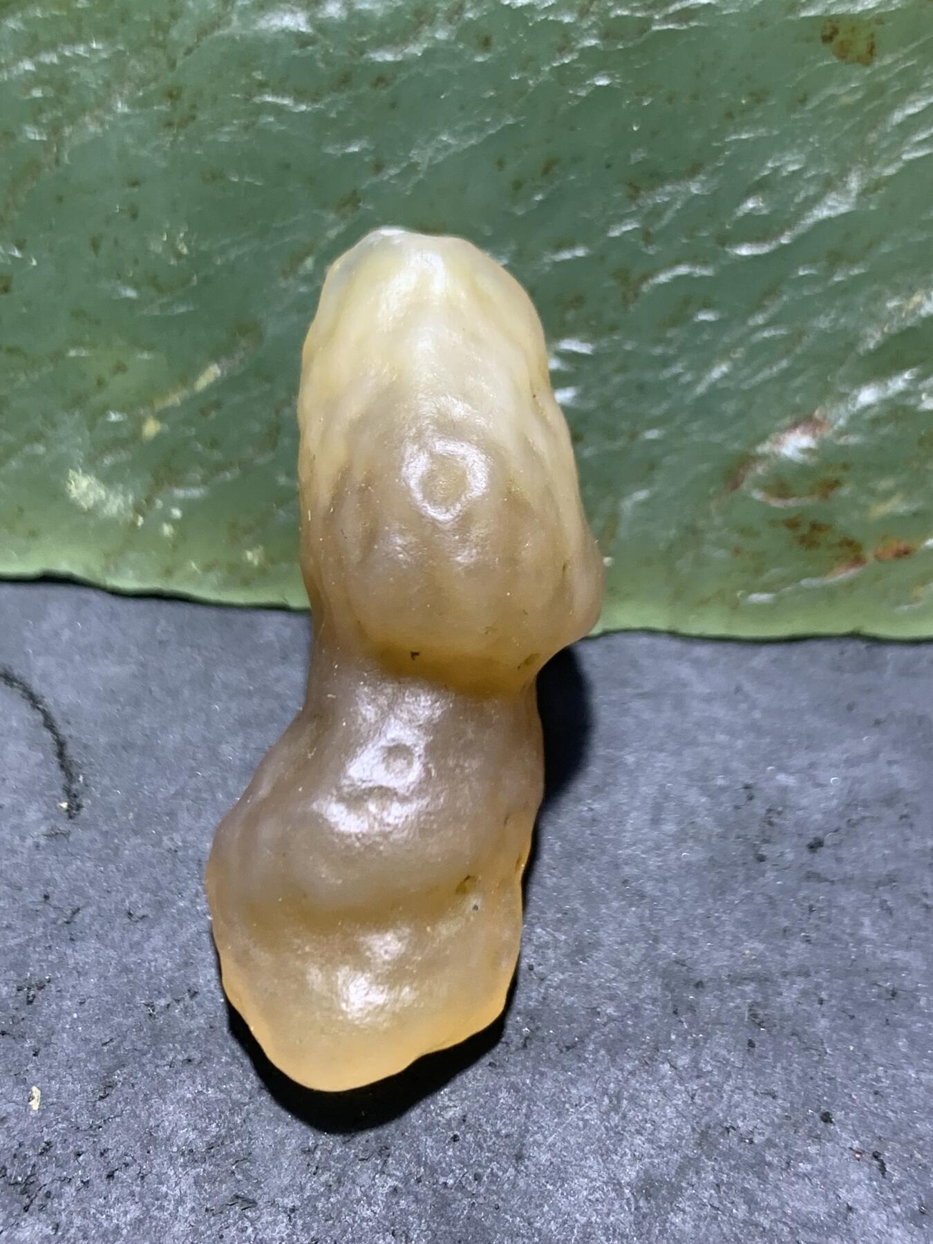 精美天然阿拉善酒红色草花纹玛瑙原石一颗