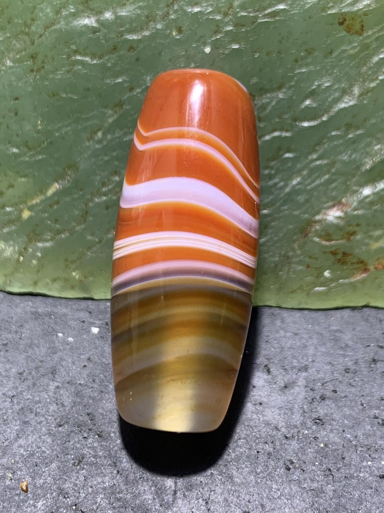 精美高玉化冻料千层纹缠丝玛瑙桶珠一颗，