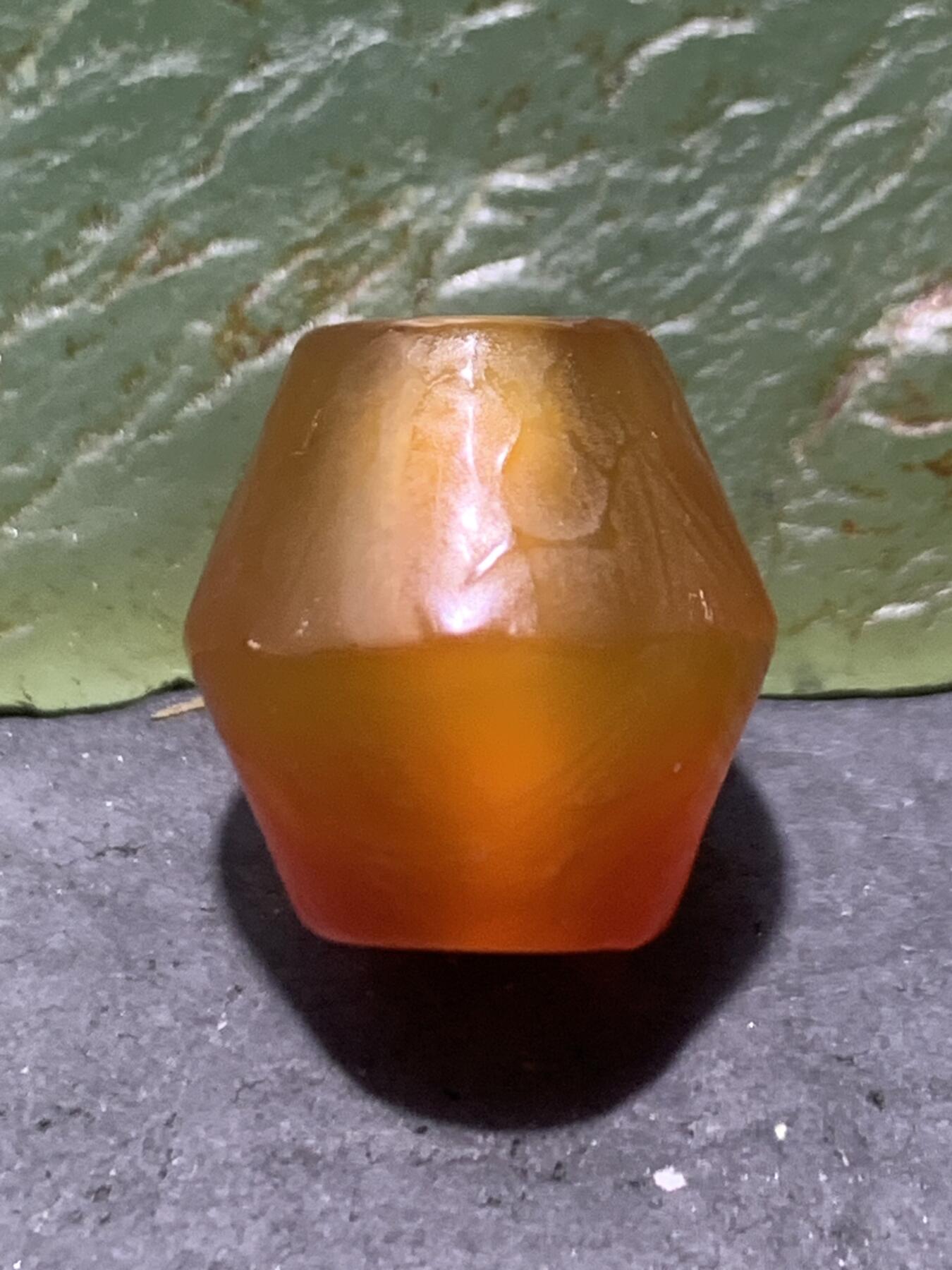 精美高玉化风化纹玛瑙碟珠一颗，