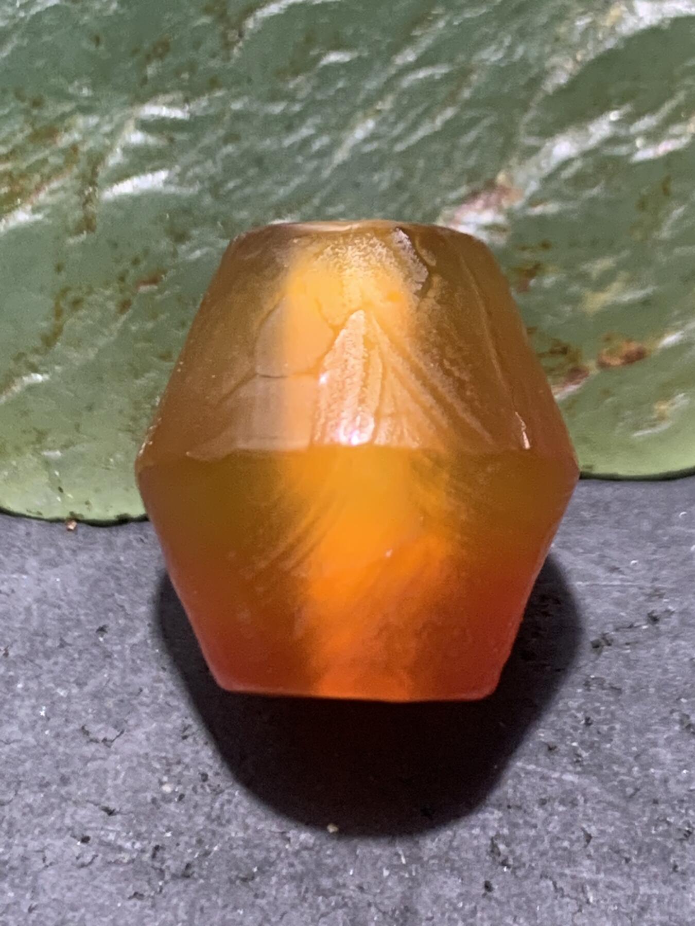 精美高玉化风化纹玛瑙碟珠一颗，