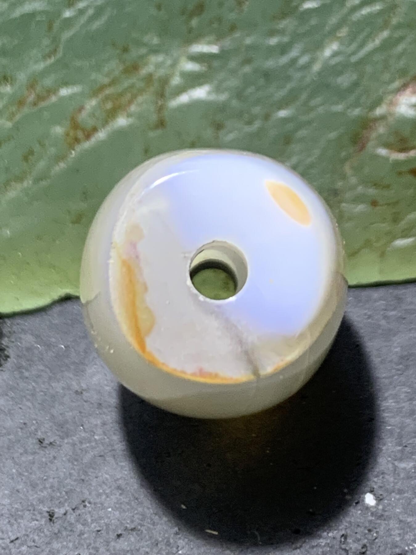 精美高玉化荔枝冻缠丝玛瑙随形桶珠一颗