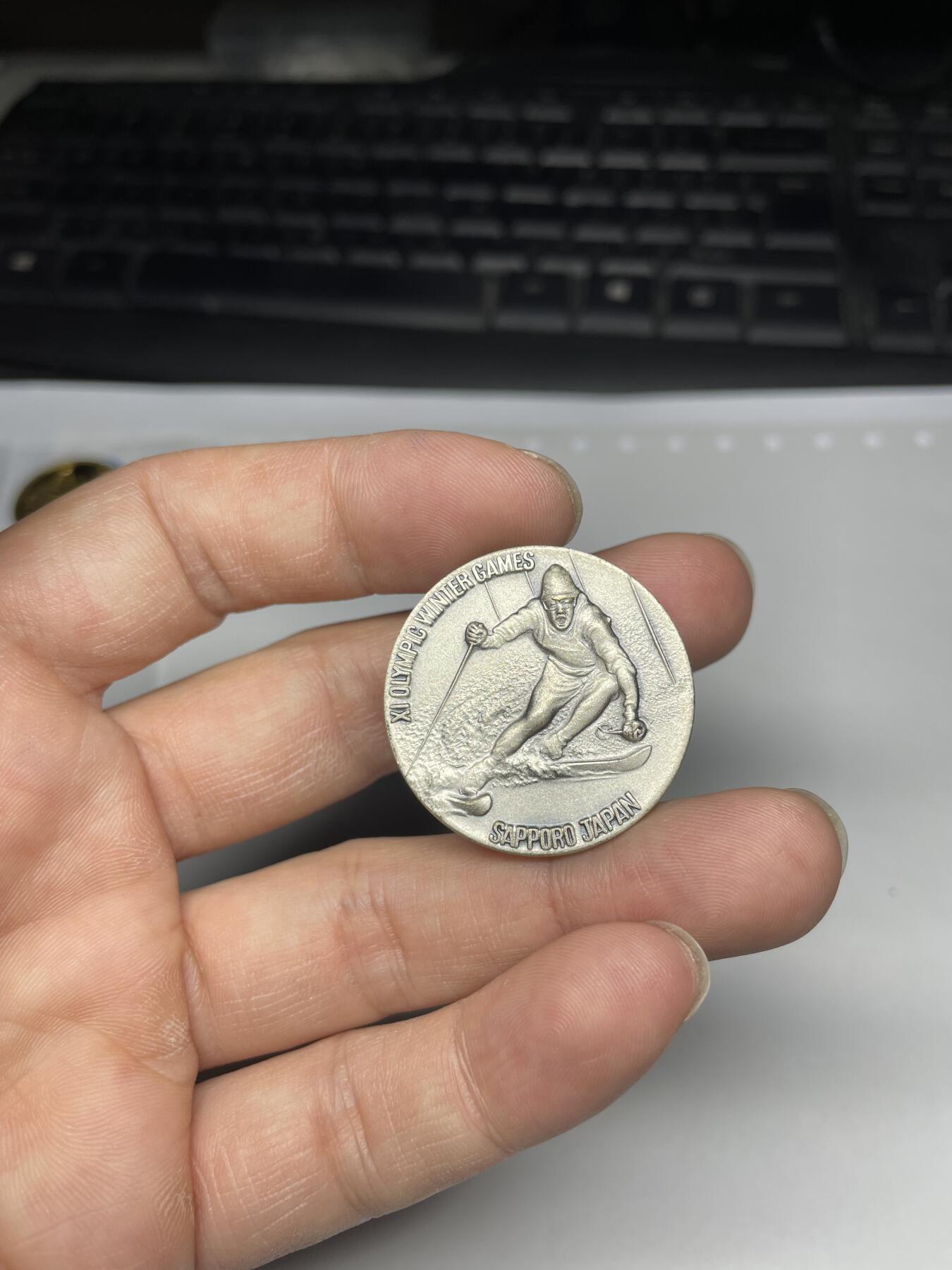 每日一拍，2024年集古藏今外币拍卖第十八期-第7场—（总第177拍），可以寄存60天，满160元包邮。 1972年札幌冬季运动会纪念章