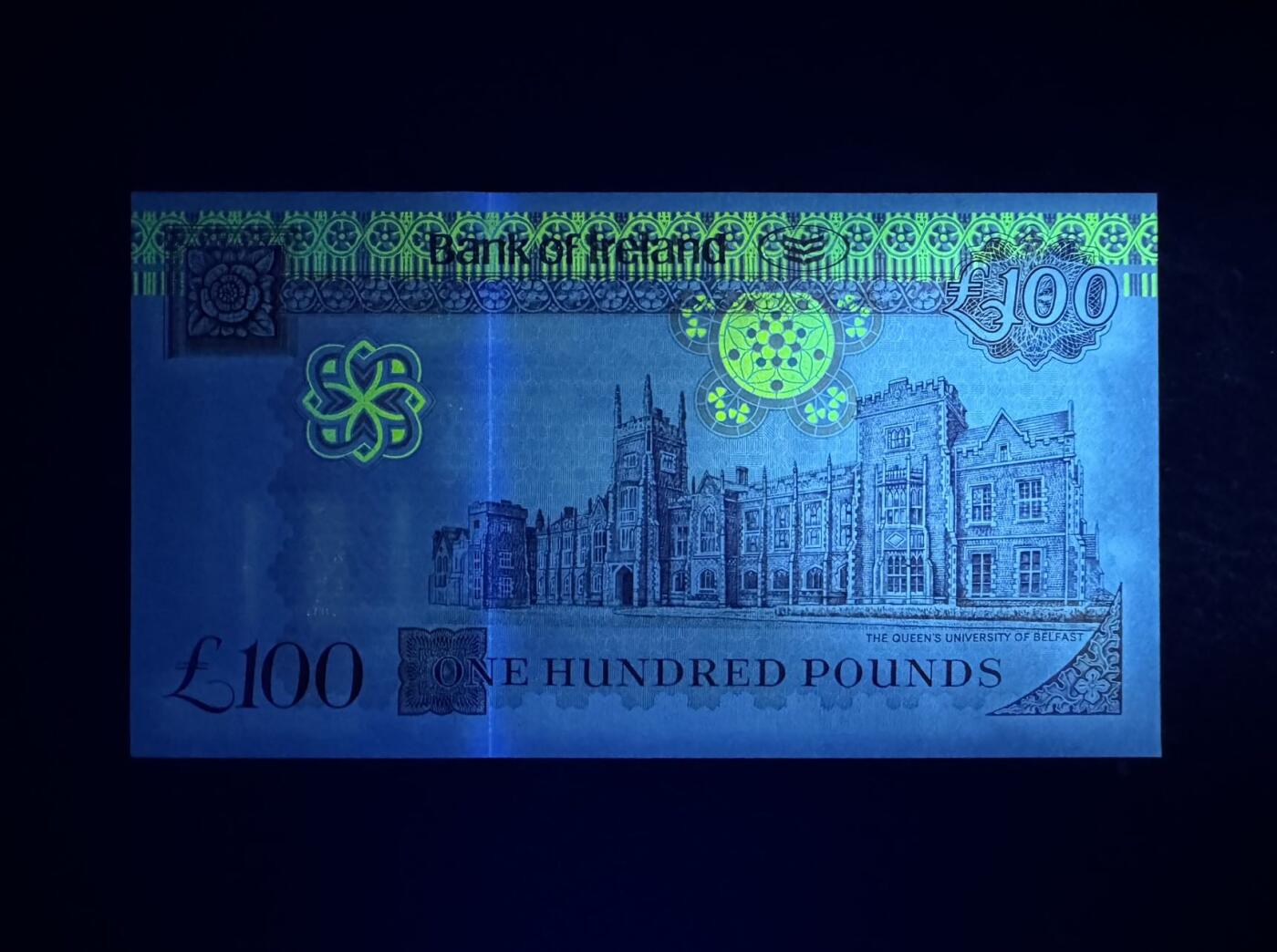 收藏联盟Quantum Auction 第395期拍卖  北爱尔兰2005年100镑首发A冠 品相全新UNC 贝尔法斯特女王大学