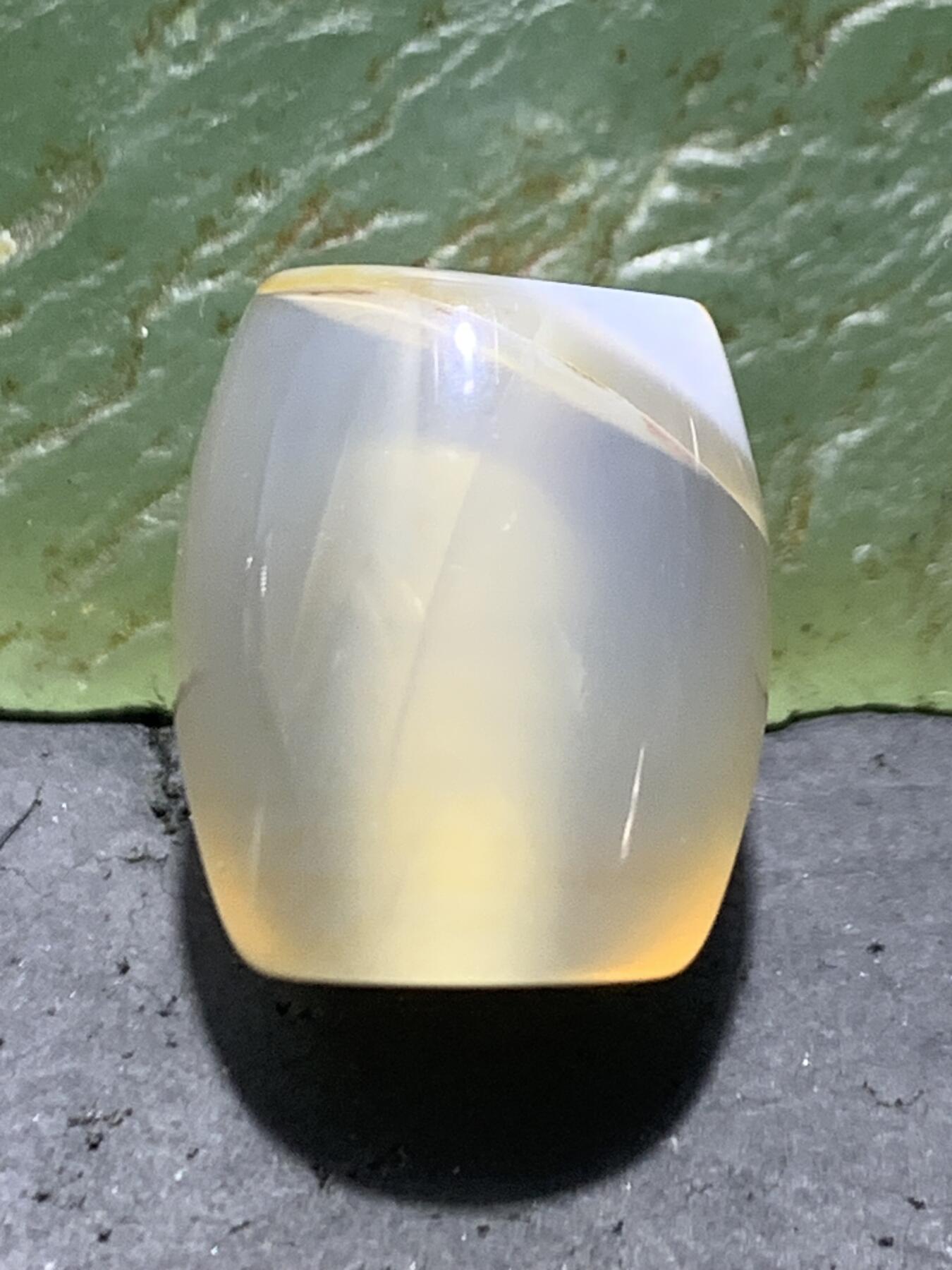 精美高玉化荔枝冻缠丝玛瑙随形桶珠一颗