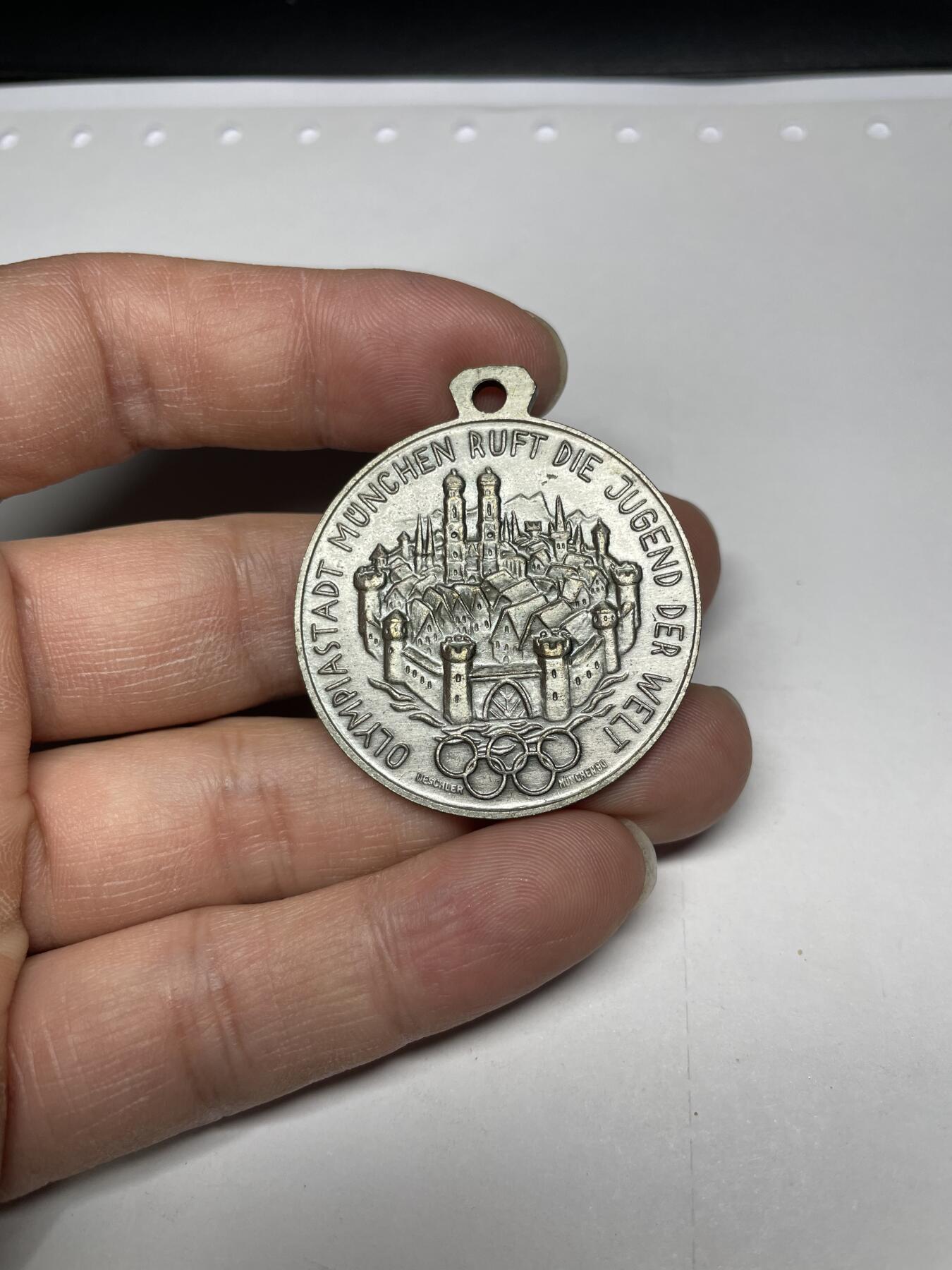 每日一拍，2024年集古藏今外币拍卖第十八期-第7场—（总第177拍），可以寄存60天，满160元包邮。 1972年慕尼黑奥运会纪念章38.8mm