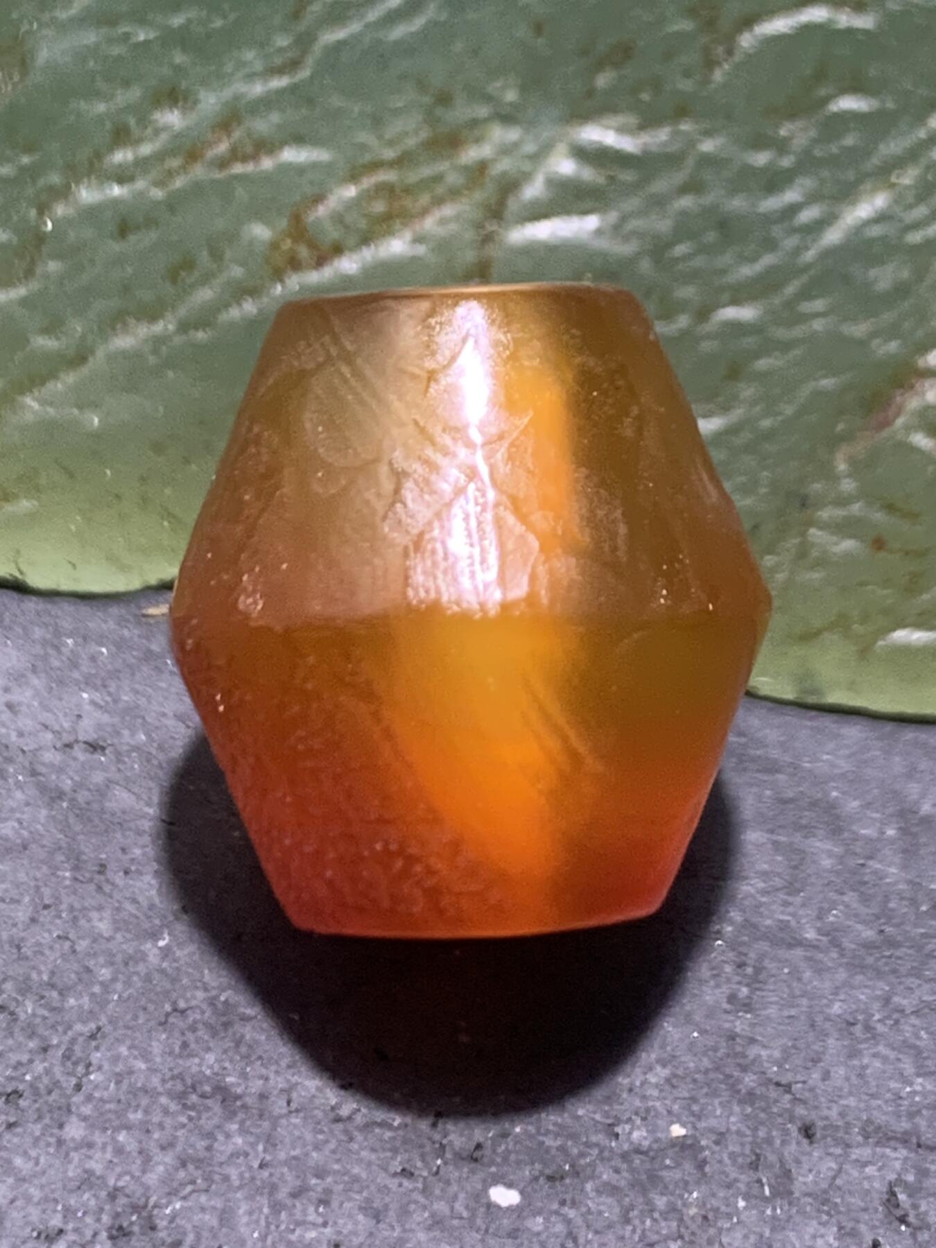 精美高玉化风化纹玛瑙碟珠一颗，
